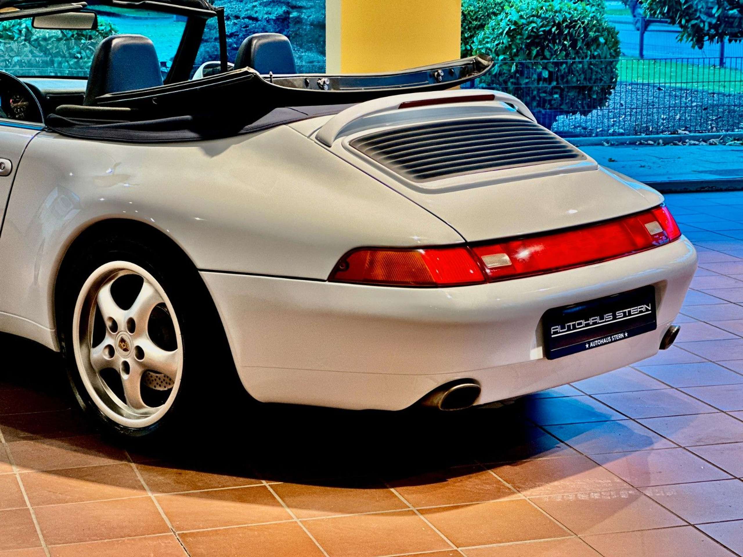 Porsche - 993