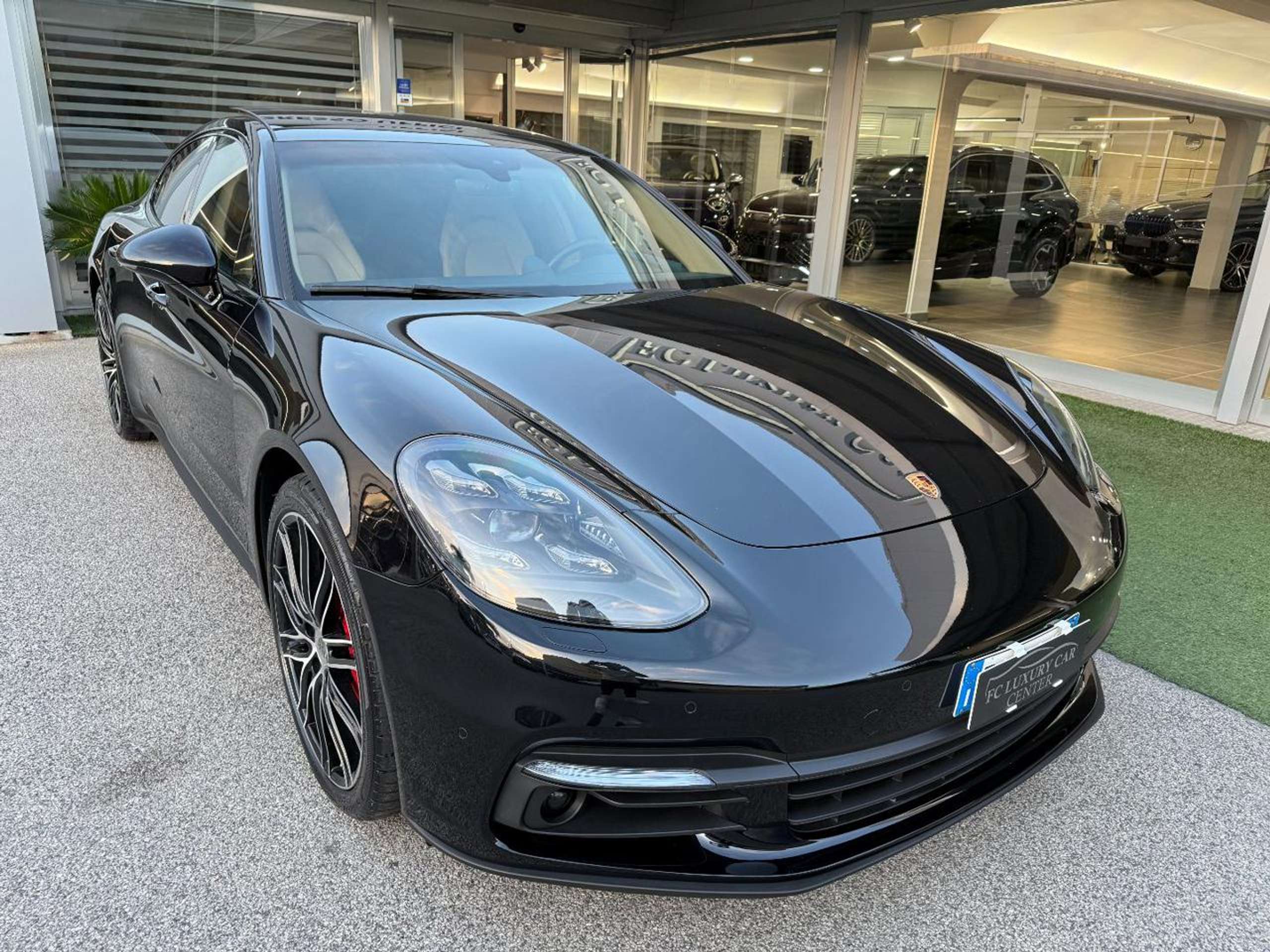 Porsche - Panamera