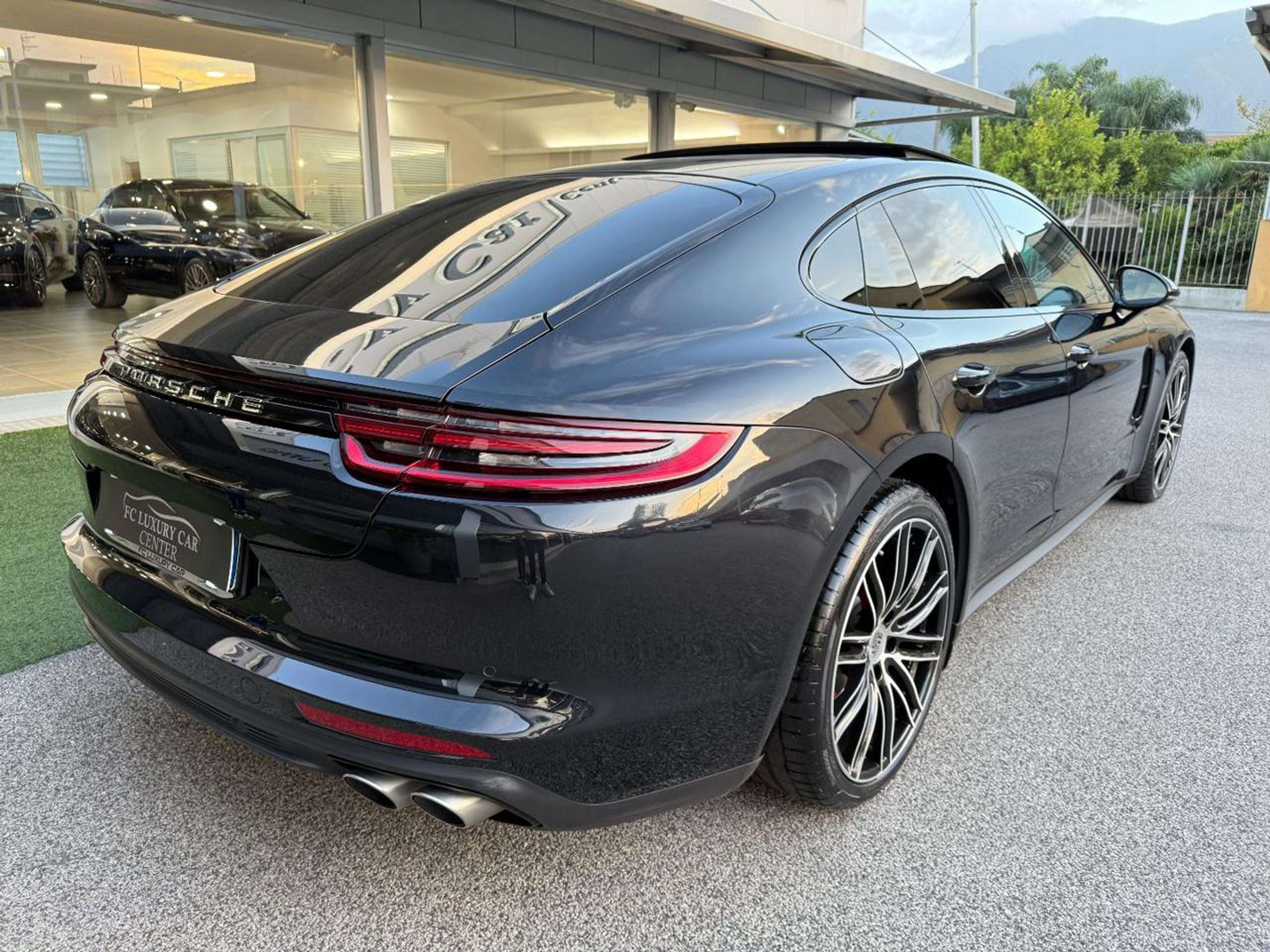 Porsche - Panamera