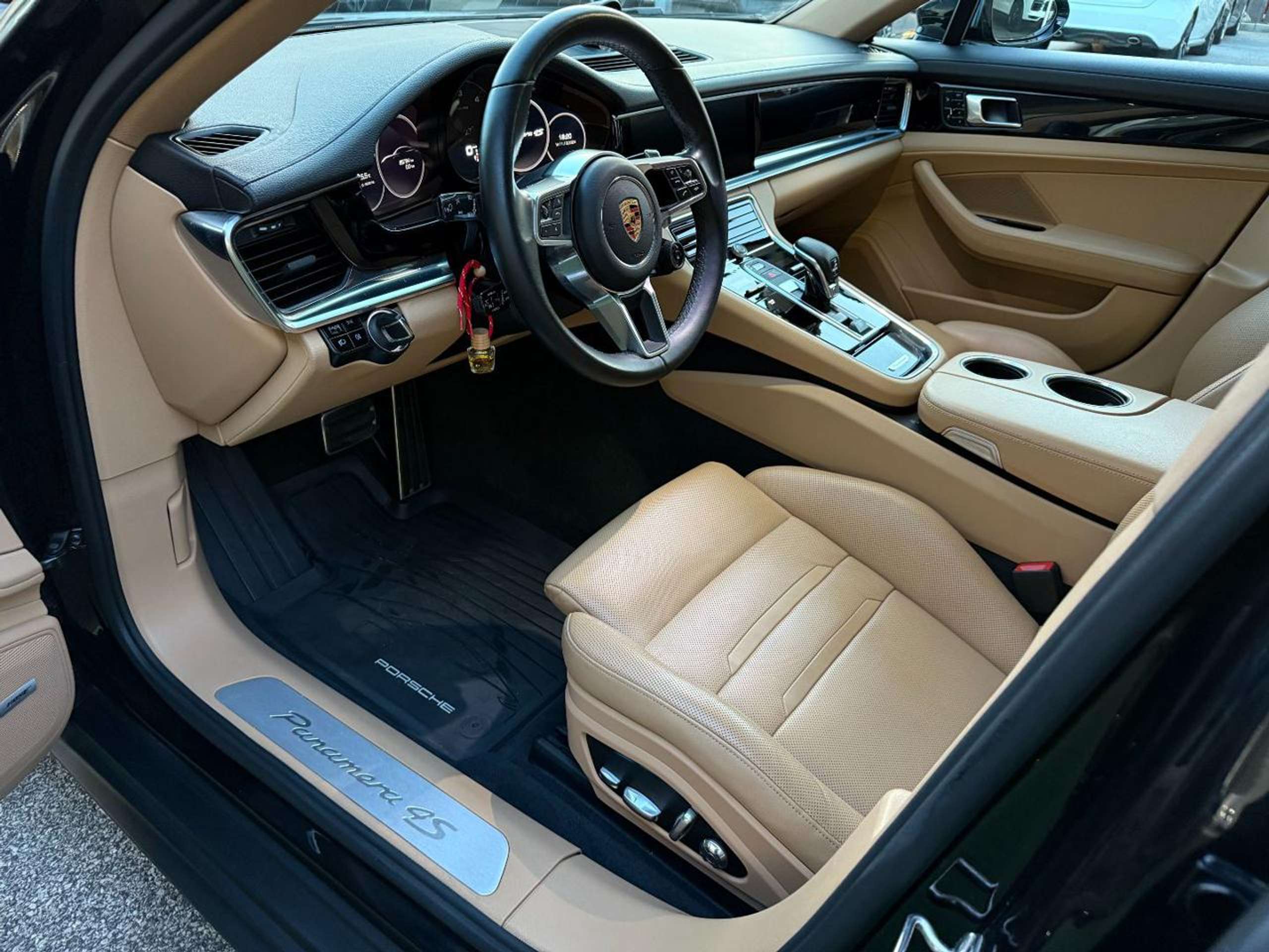 Porsche - Panamera