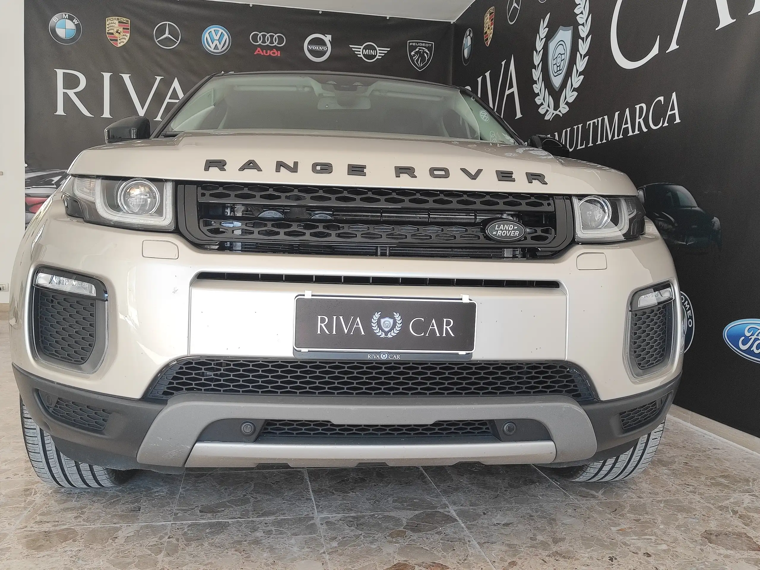 Land Rover - Range Rover Evoque