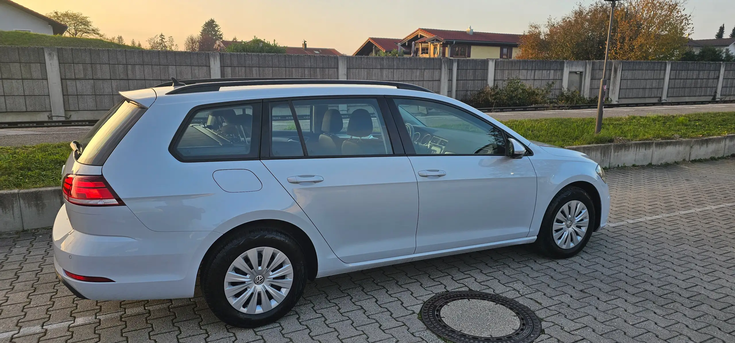 Volkswagen - Golf Variant