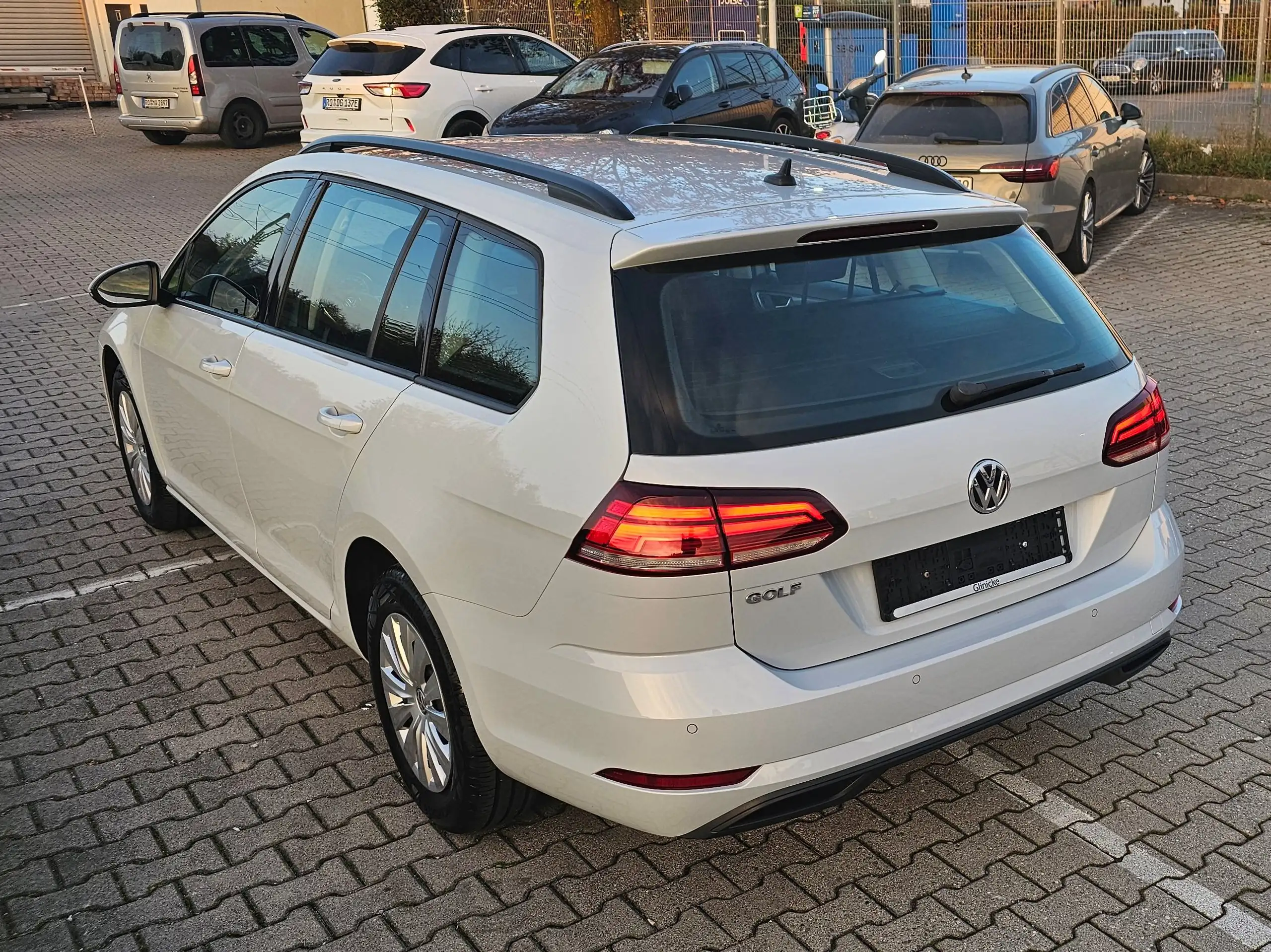 Volkswagen - Golf Variant