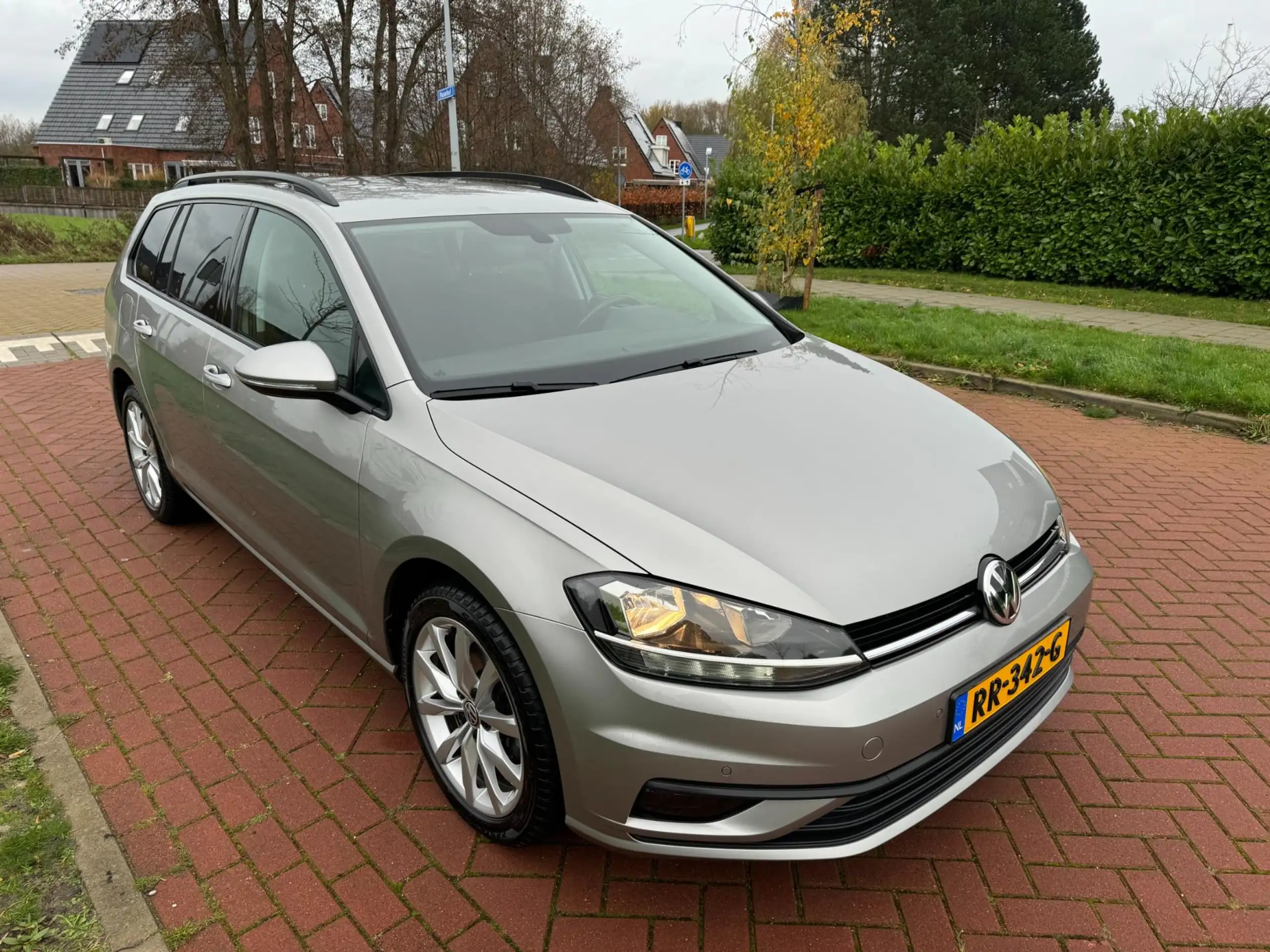 Volkswagen - Golf Variant