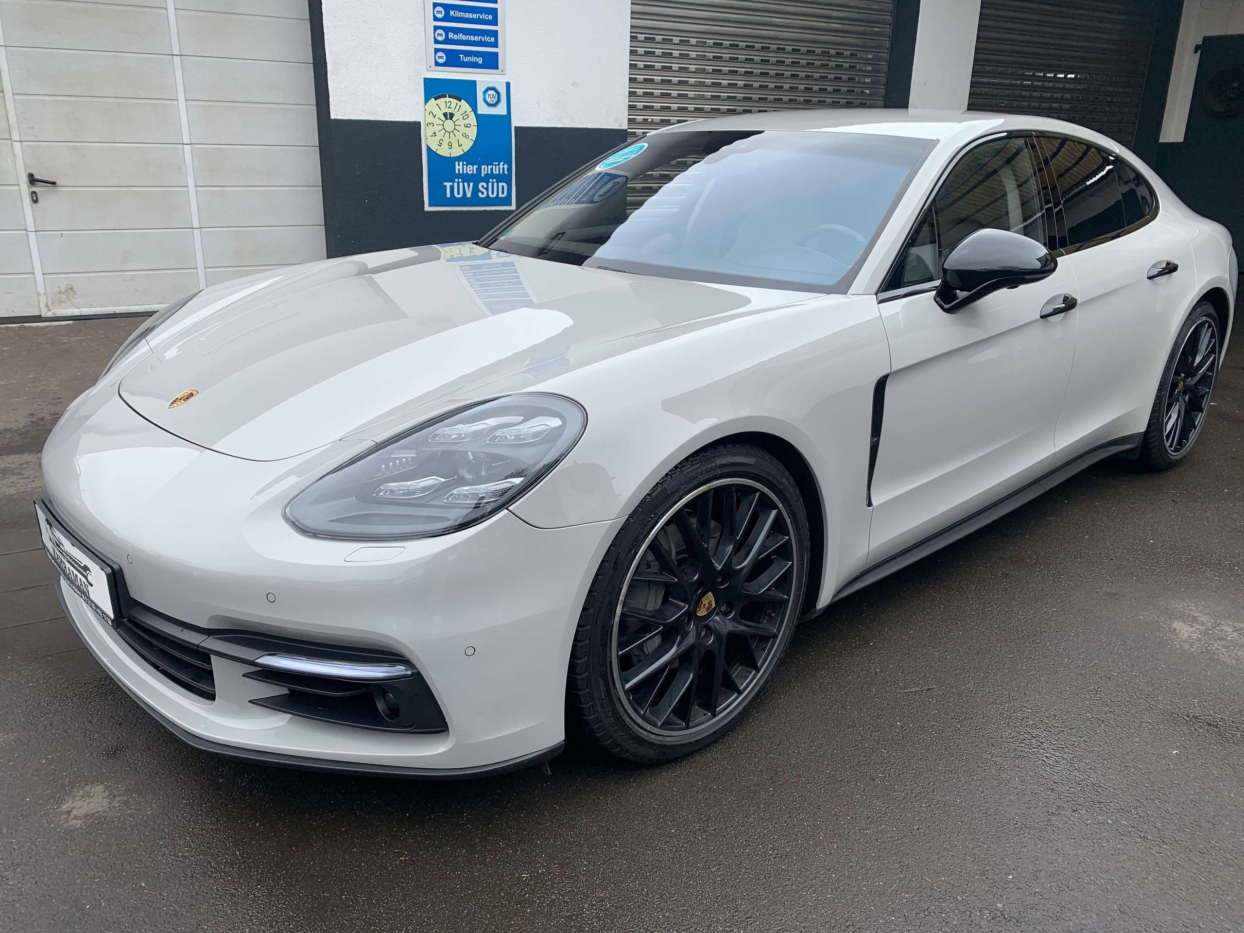 Porsche - Panamera