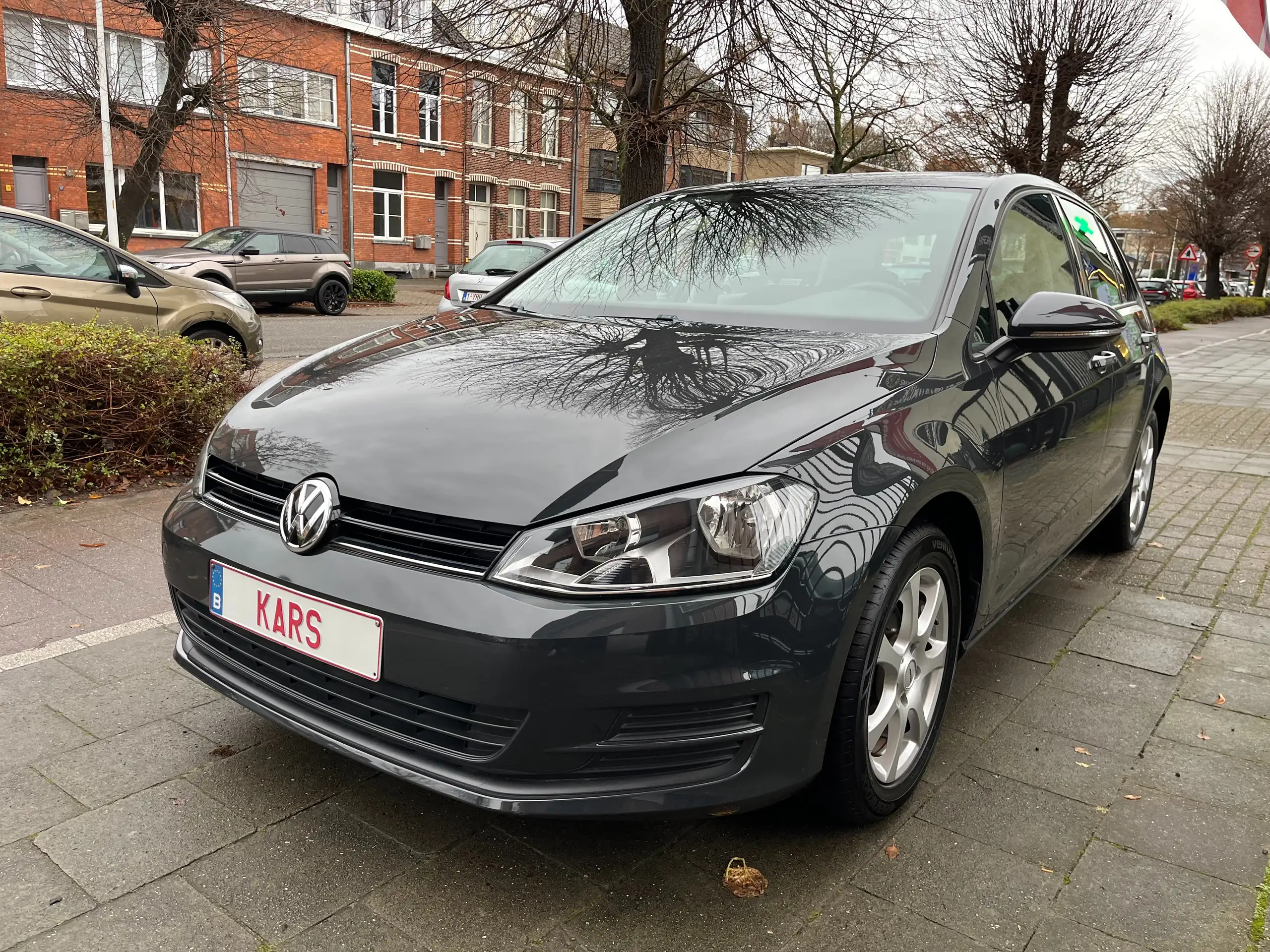 Volkswagen - Golf