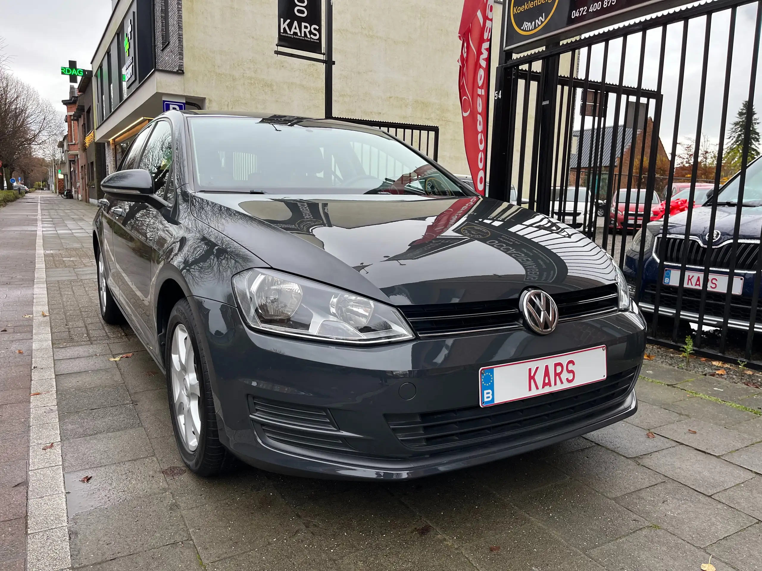 Volkswagen - Golf