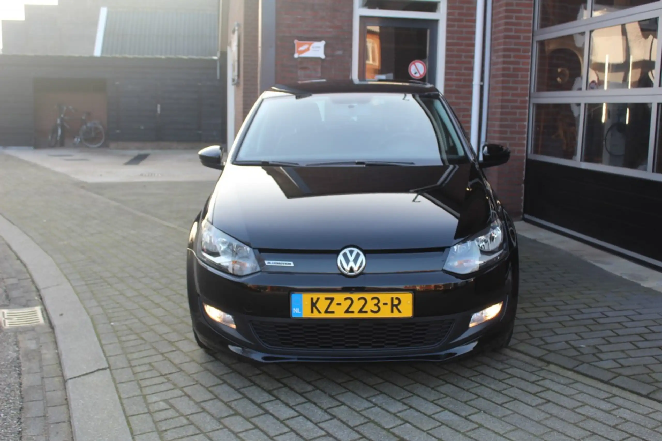 Volkswagen - Polo