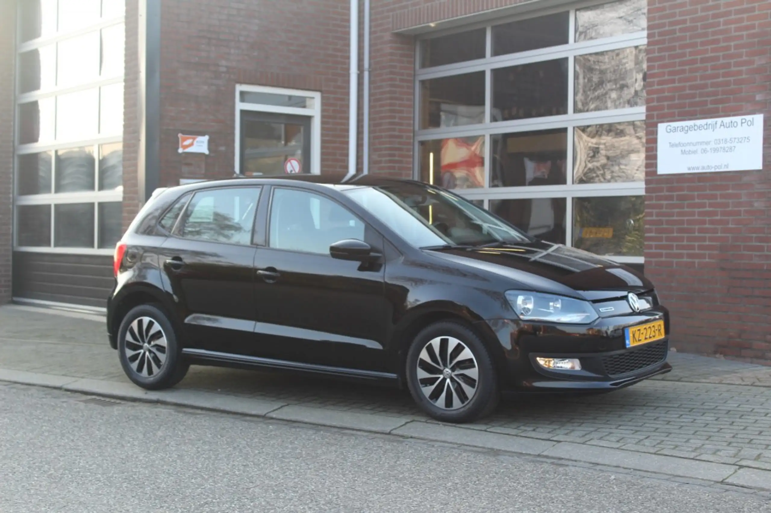 Volkswagen - Polo