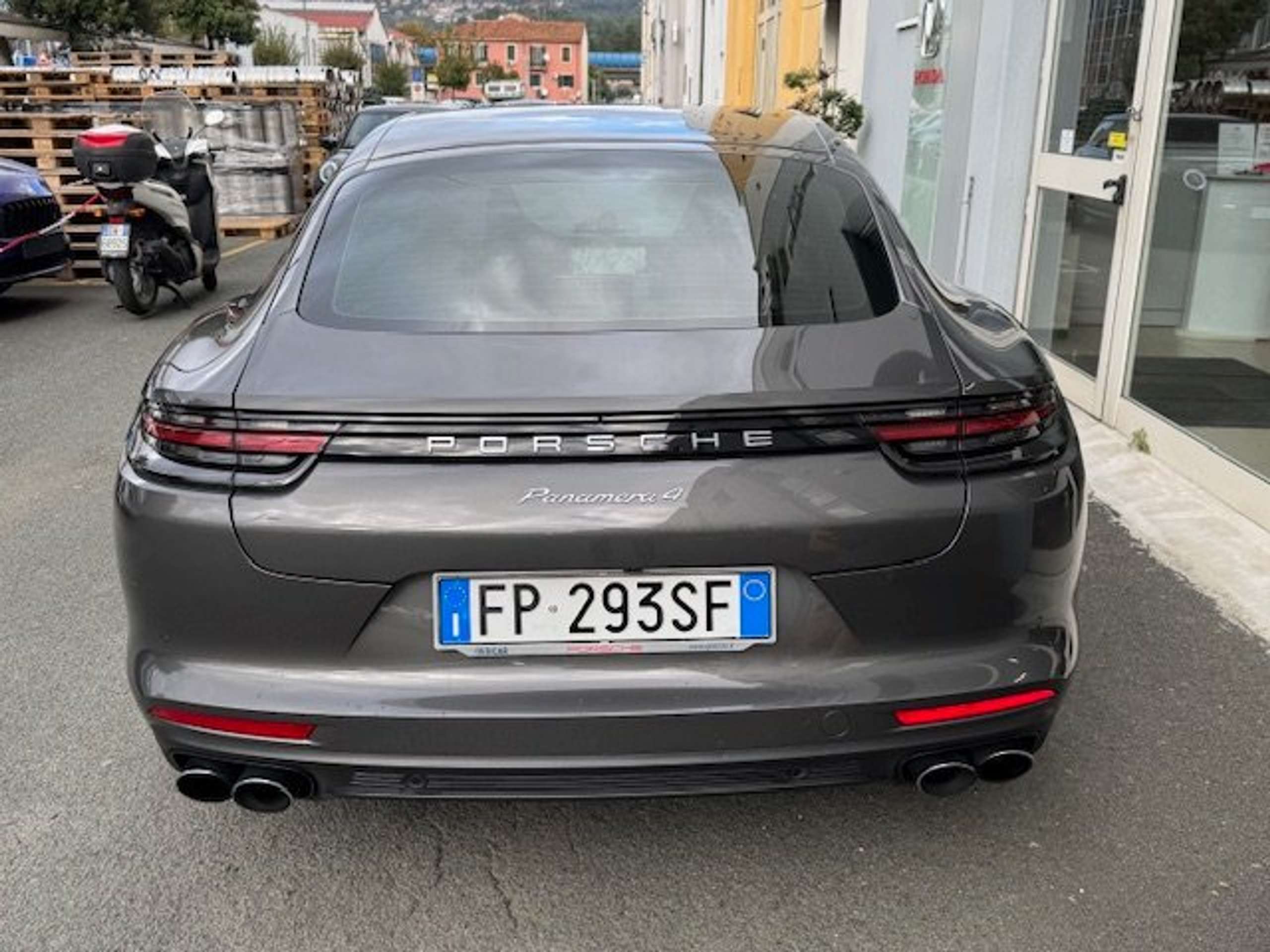 Porsche - Panamera