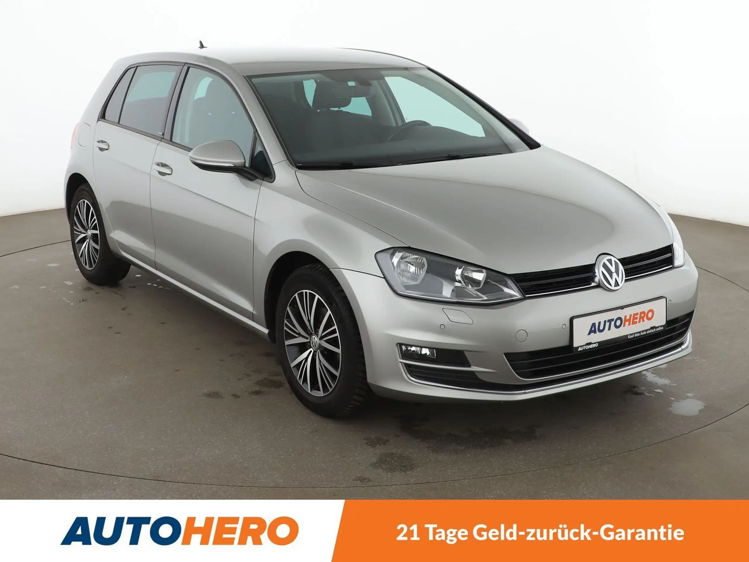 Volkswagen - Golf