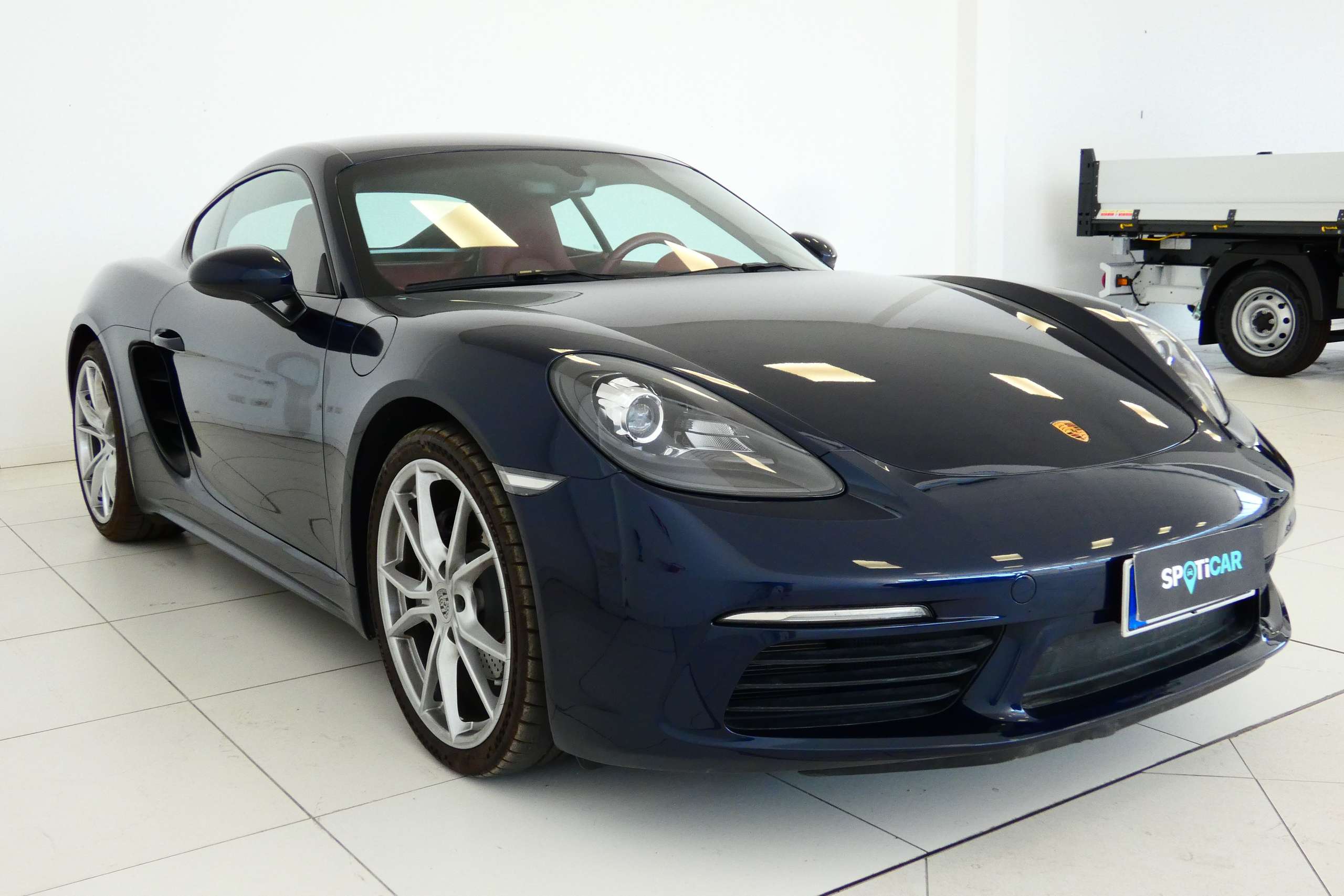 Porsche - Cayman