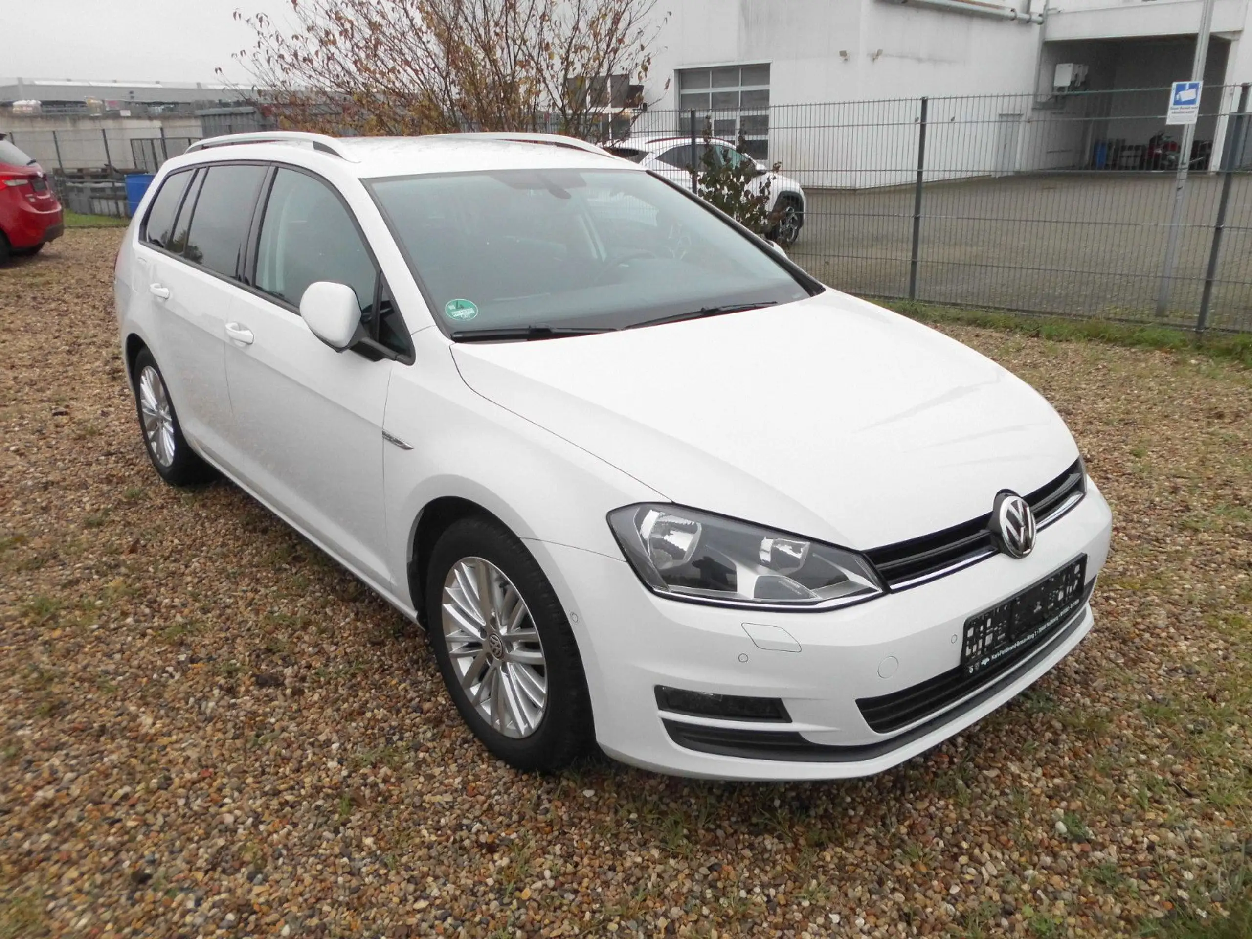 Volkswagen - Golf