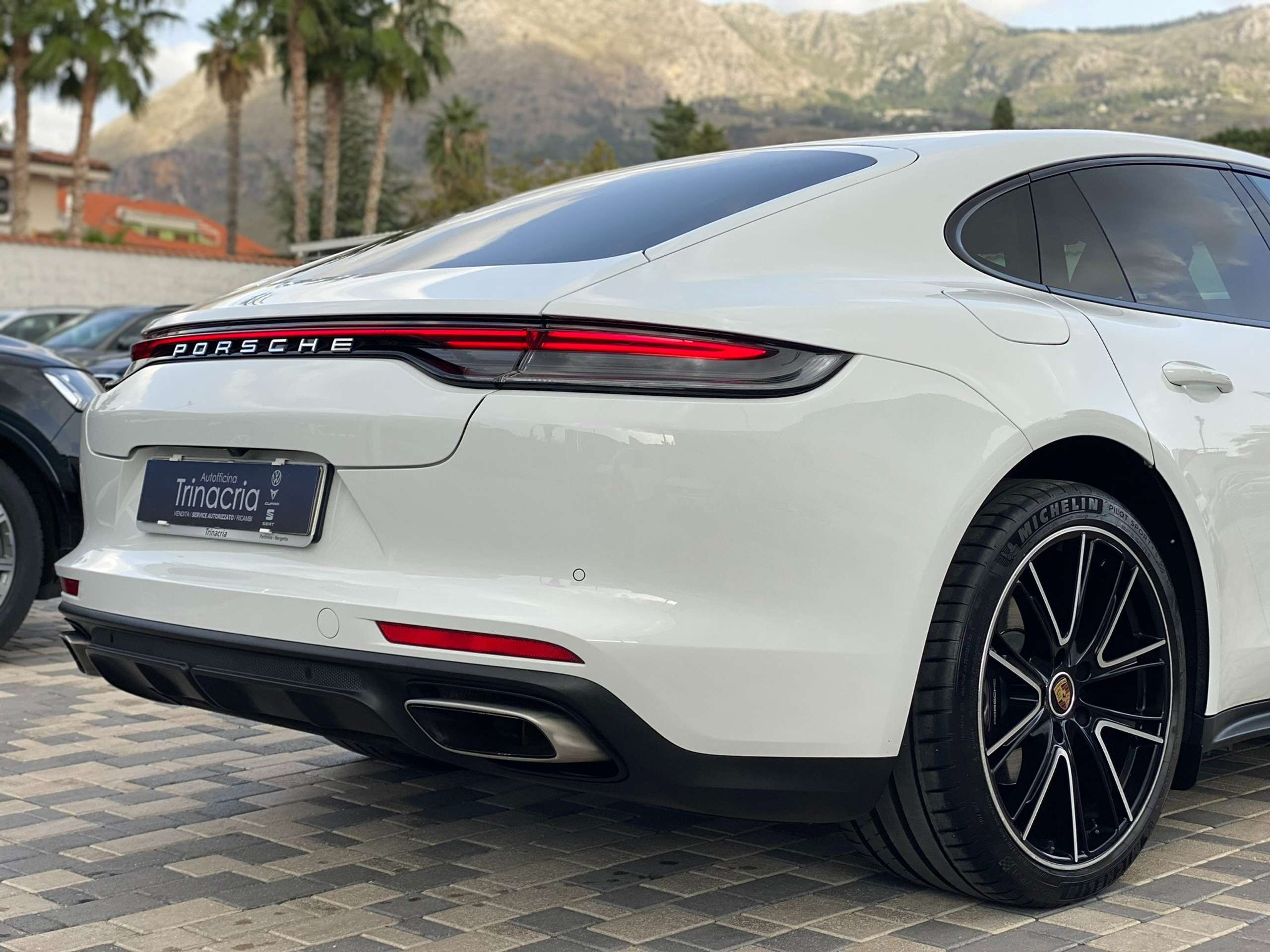 Porsche - Panamera