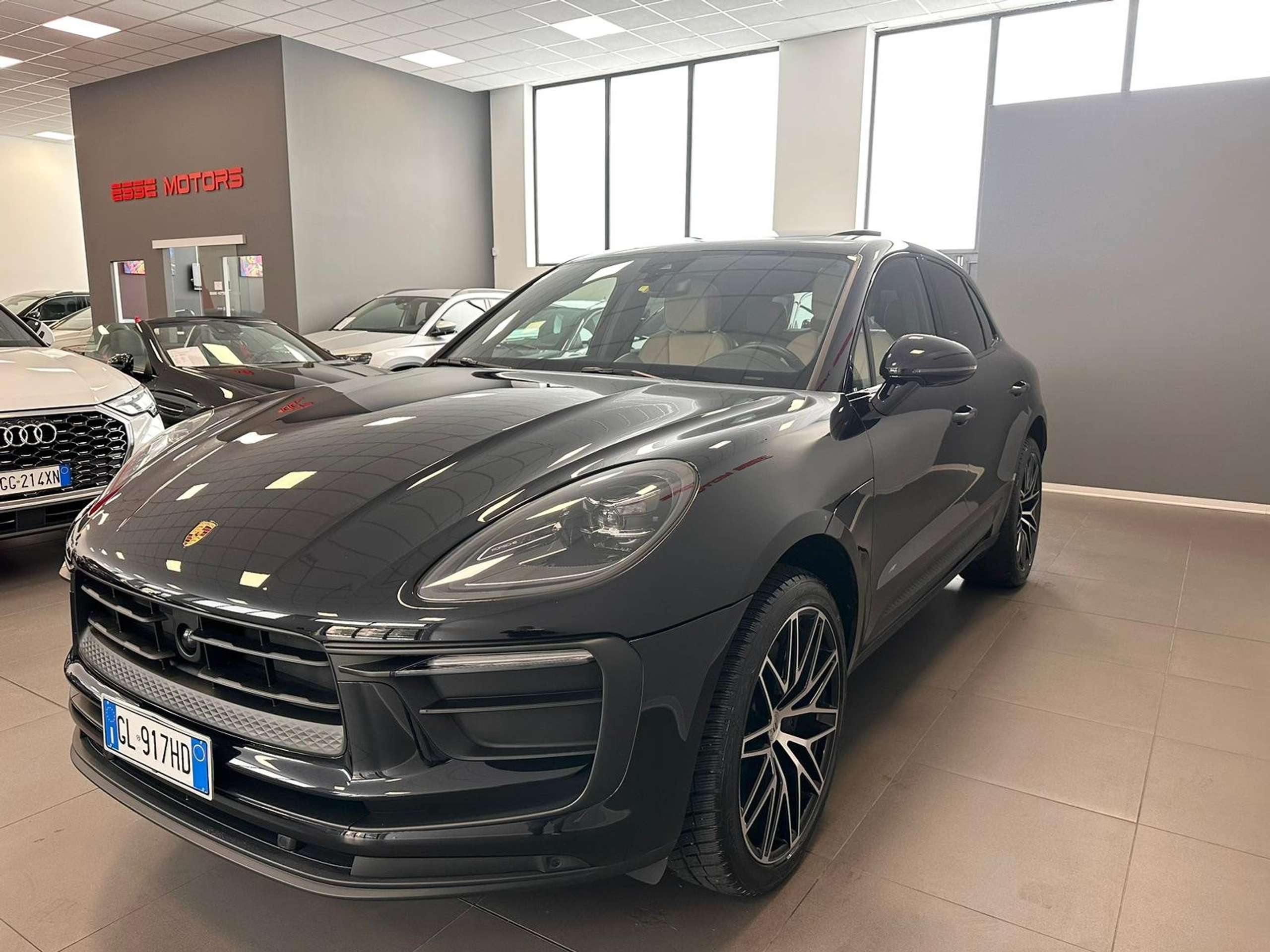 Porsche - Macan