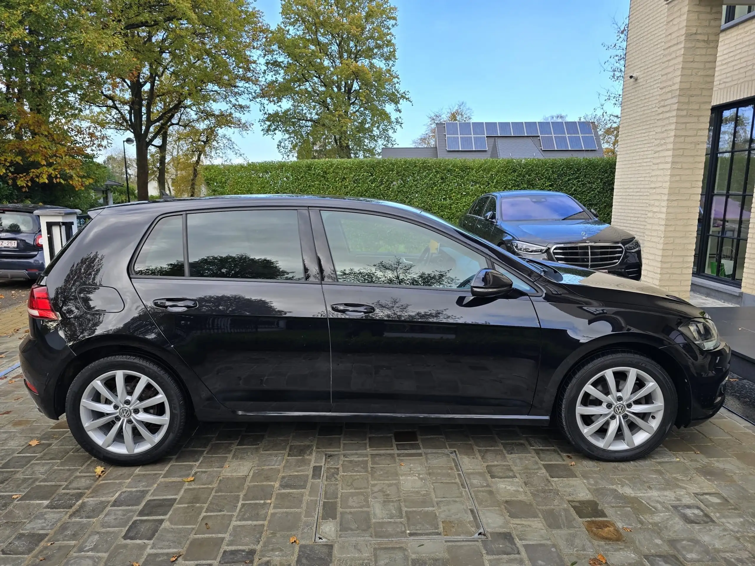 Volkswagen - Golf