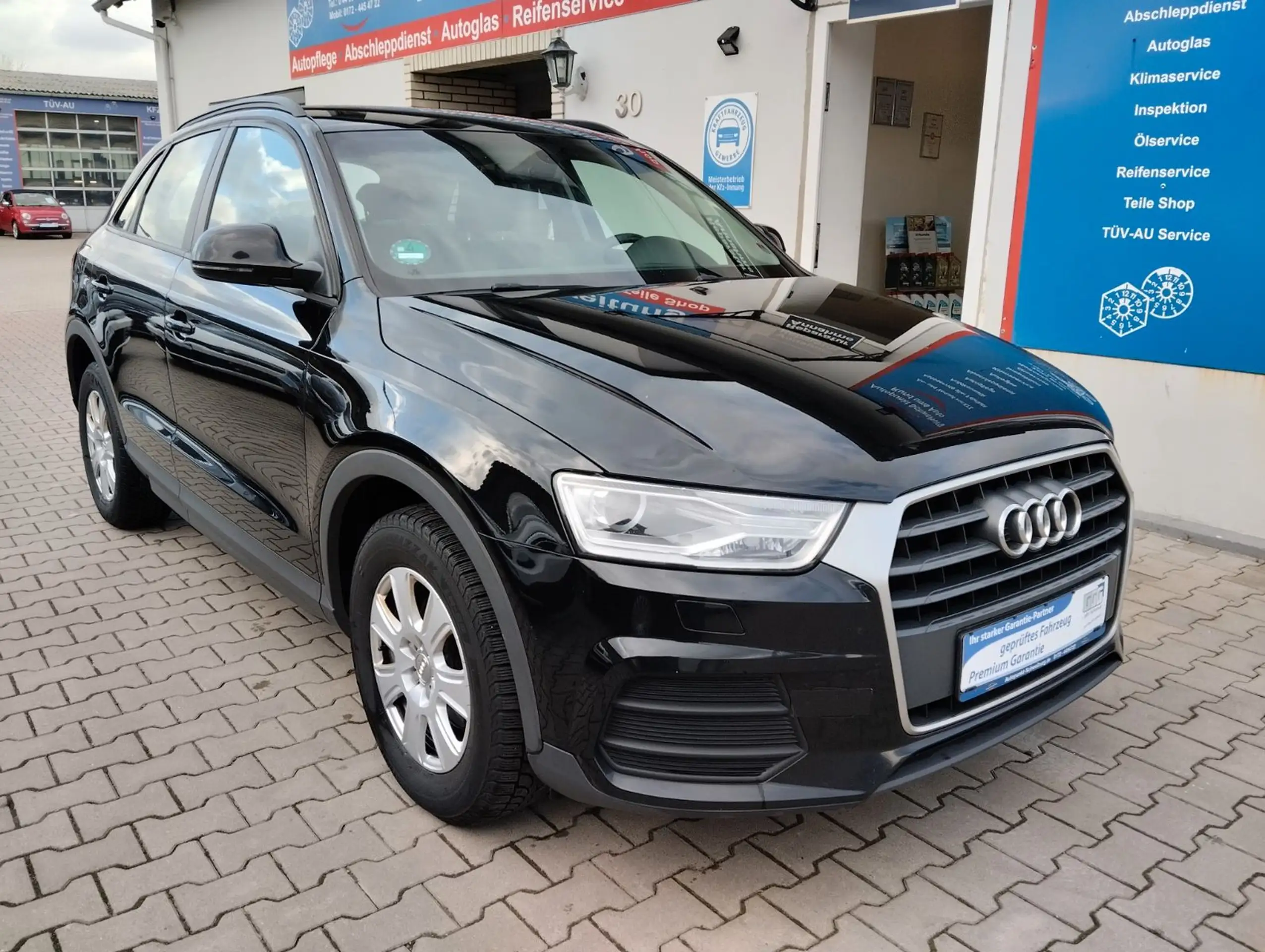 Audi - Q3