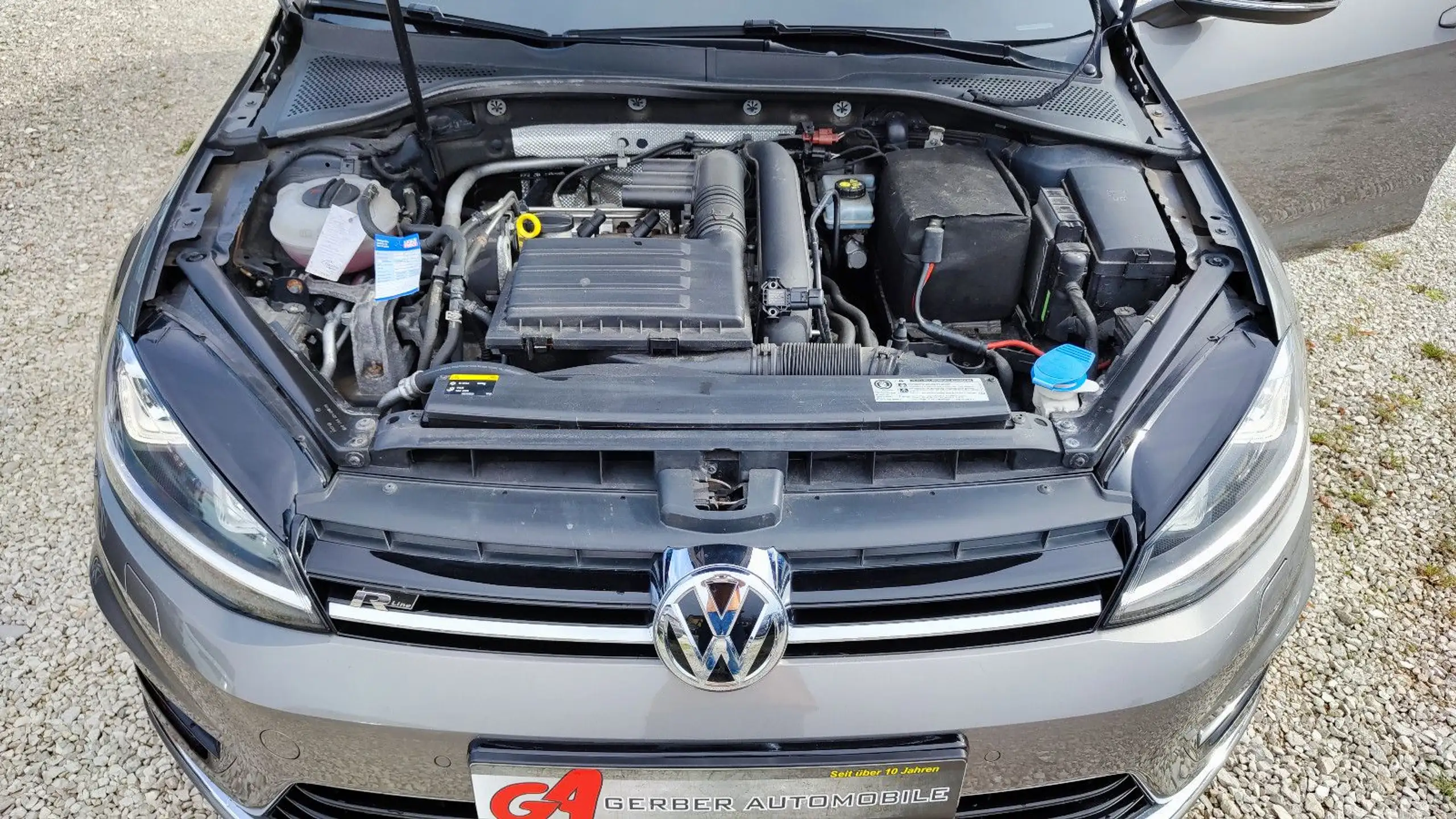 Volkswagen - Golf