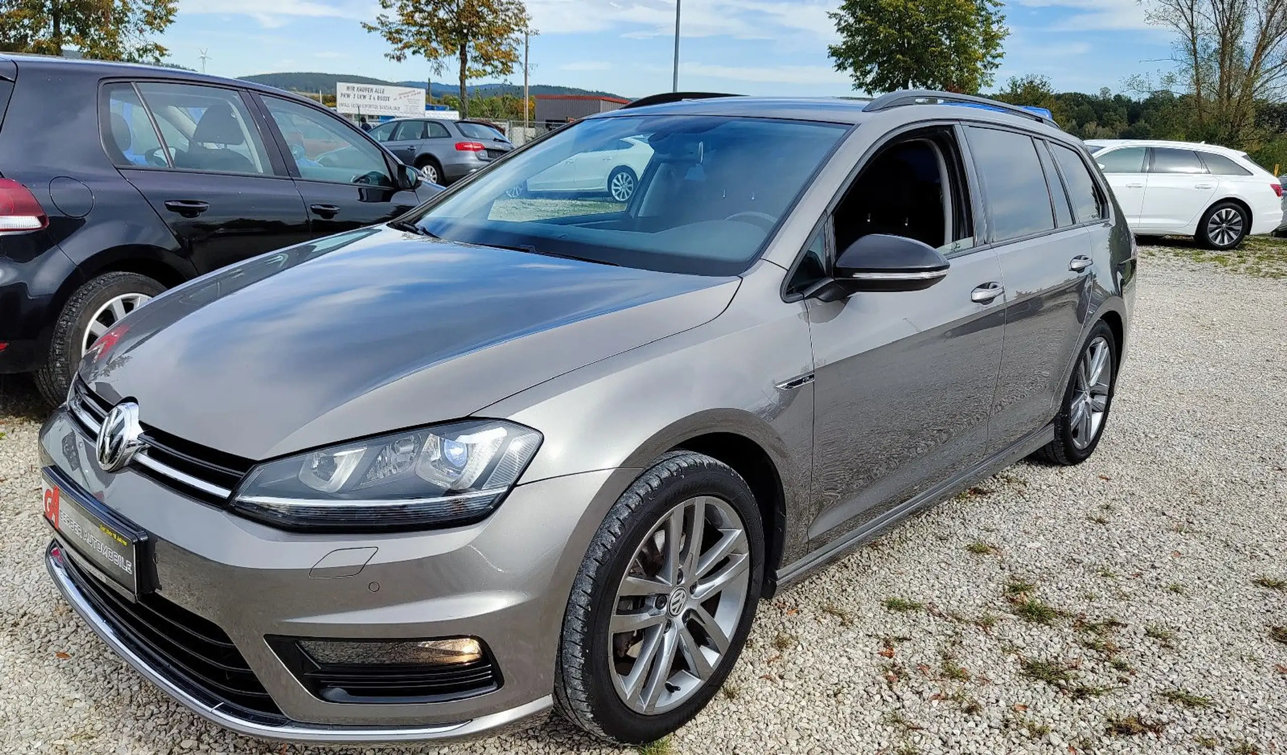 Volkswagen - Golf