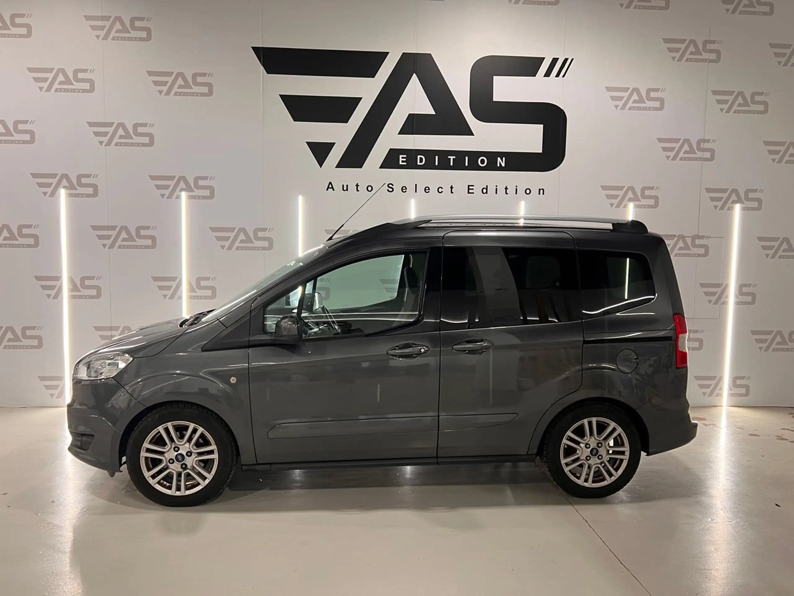 Ford - Tourneo Courier