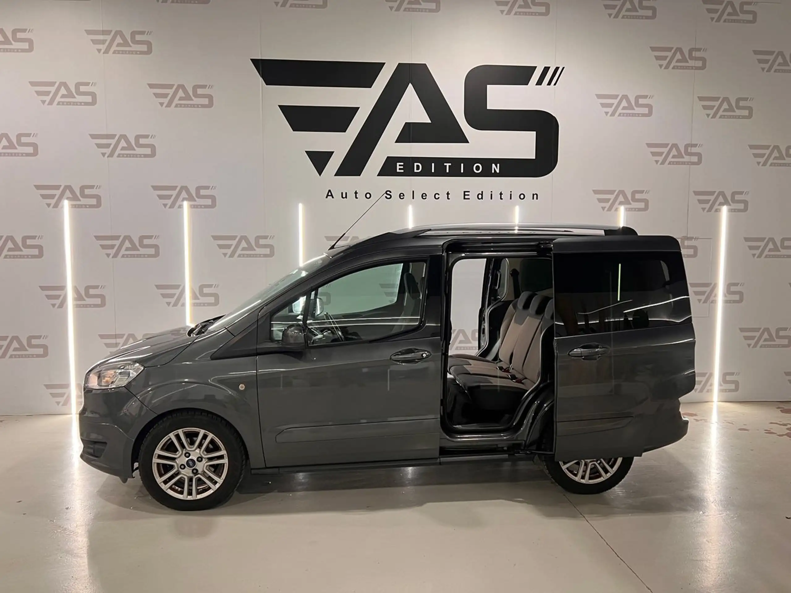 Ford - Tourneo Courier