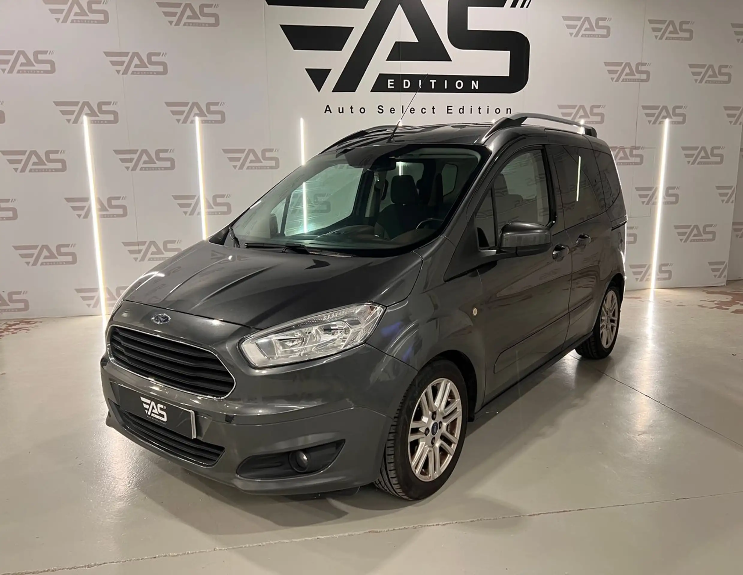 Ford - Tourneo Courier