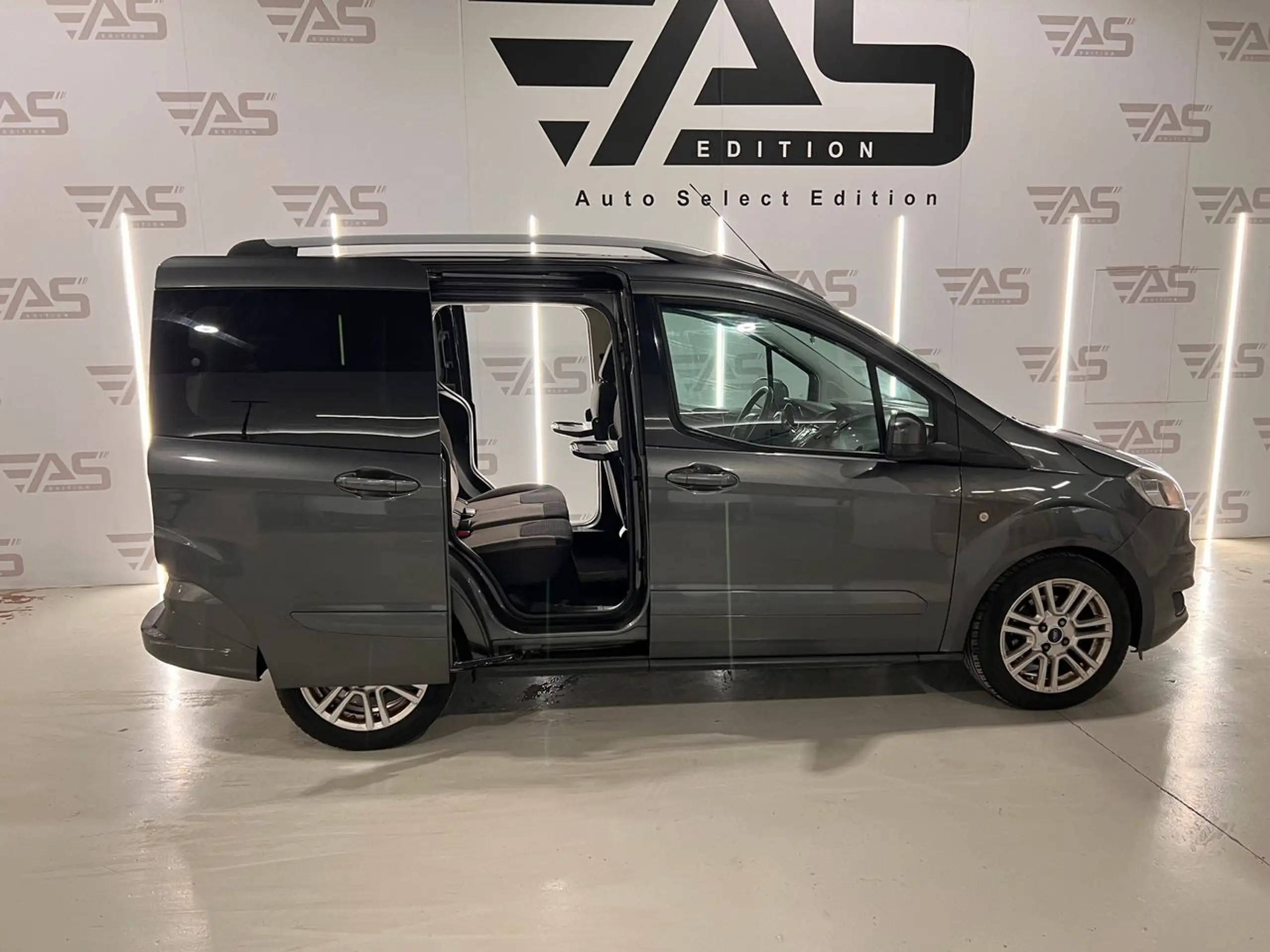 Ford - Tourneo Courier