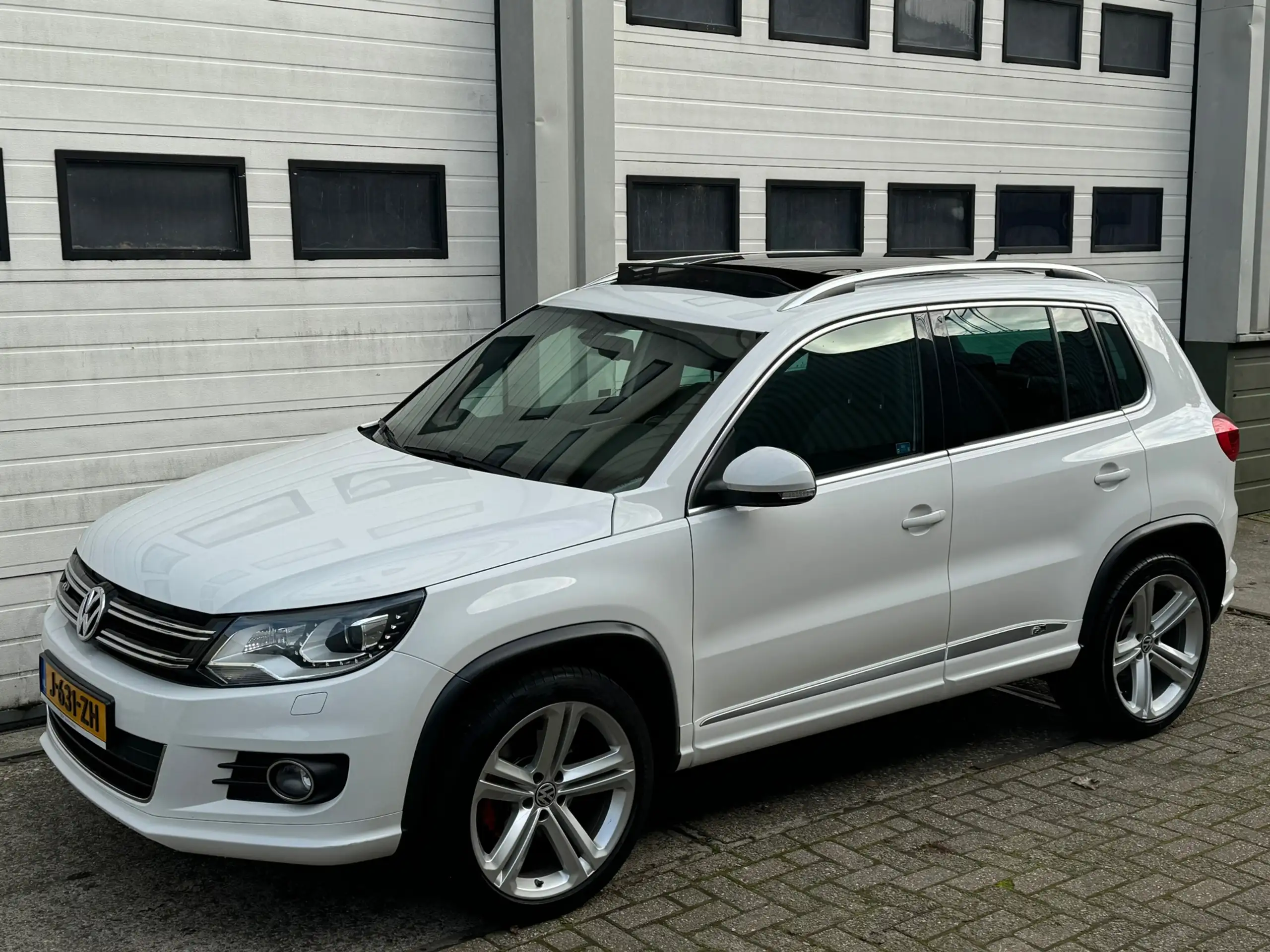 Volkswagen - Tiguan