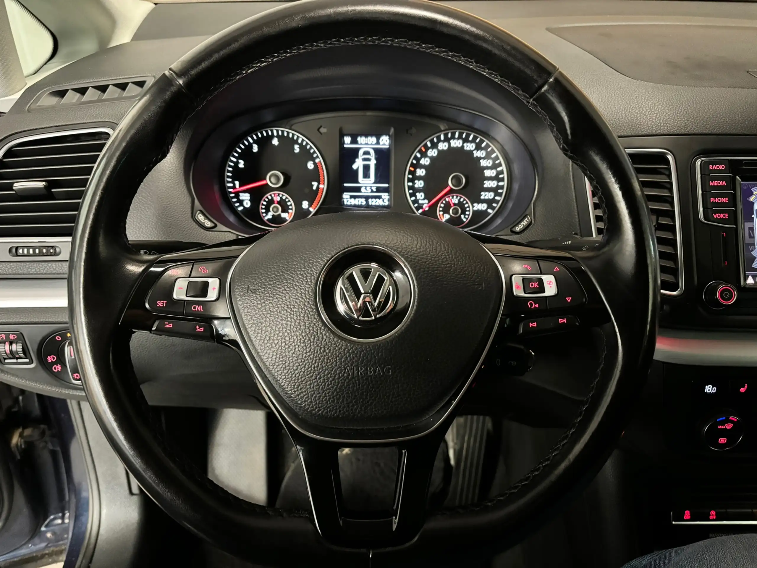 Volkswagen - Sharan