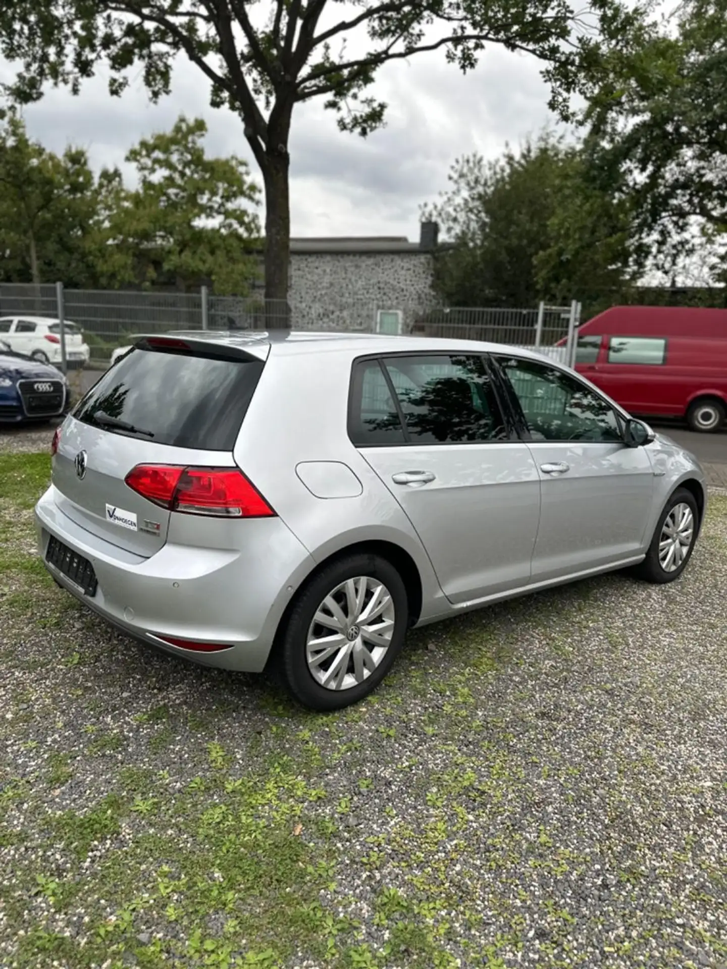 Volkswagen - Golf