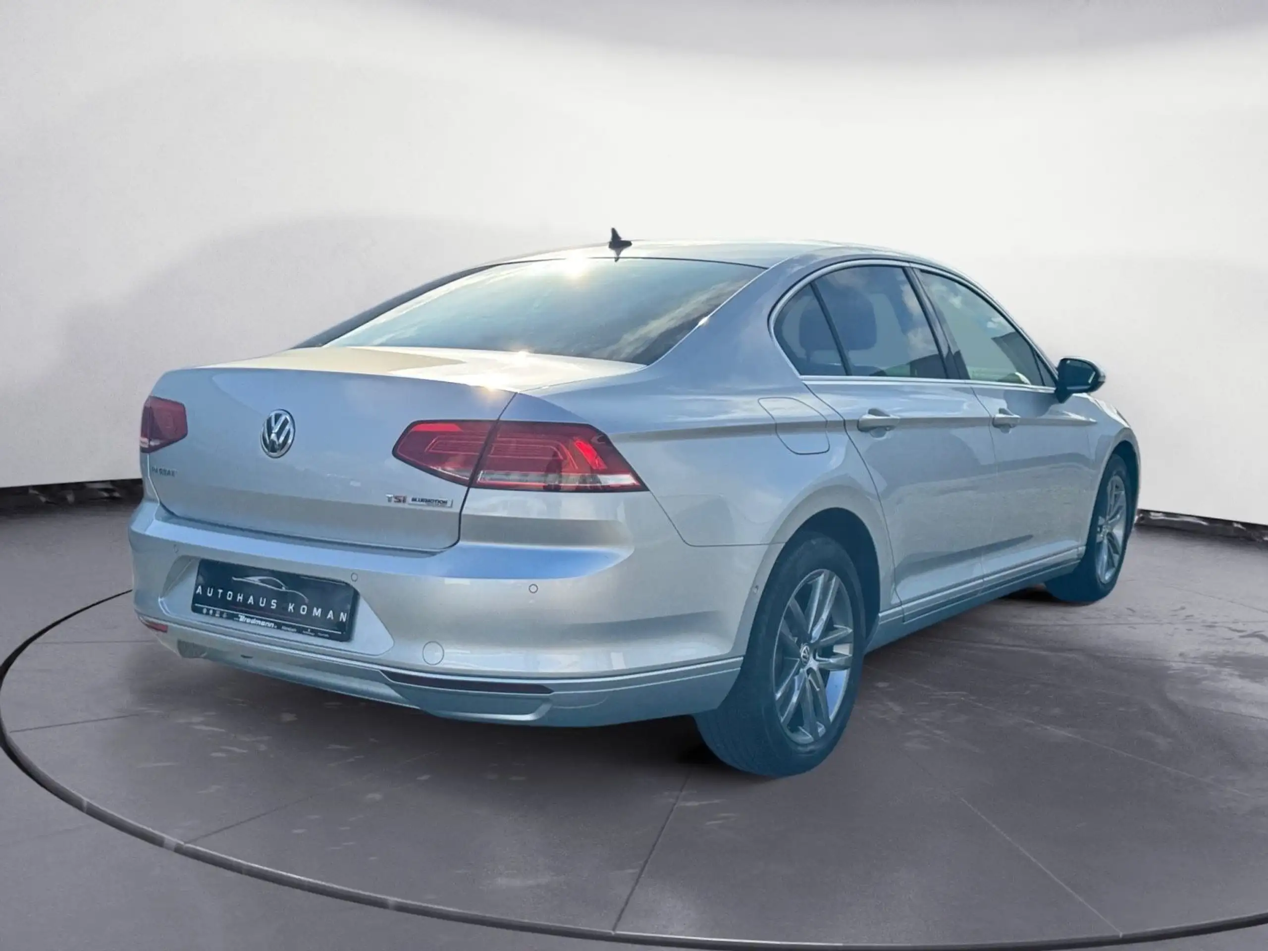 Volkswagen - Passat