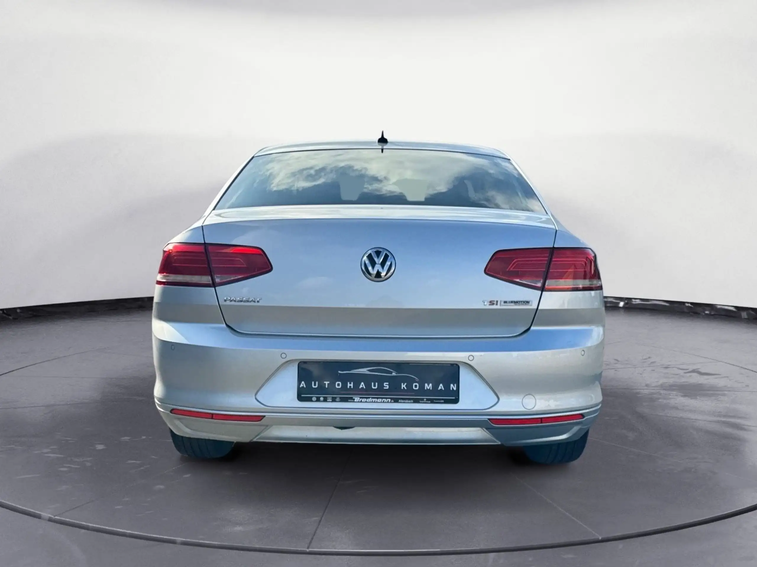 Volkswagen - Passat