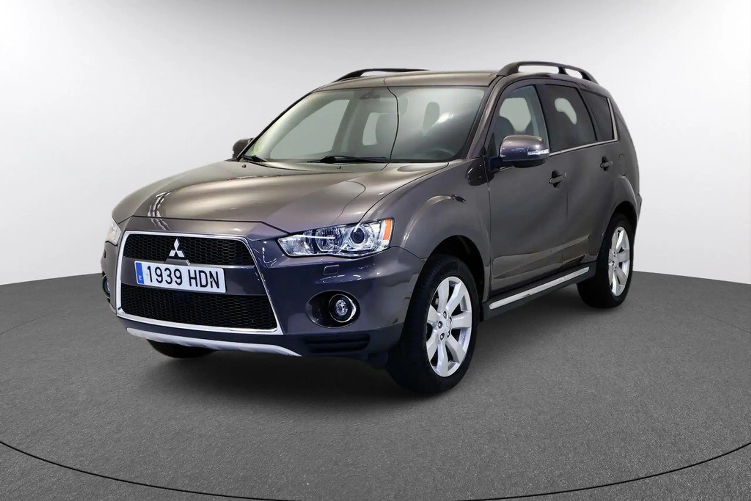 Mitsubishi - Outlander