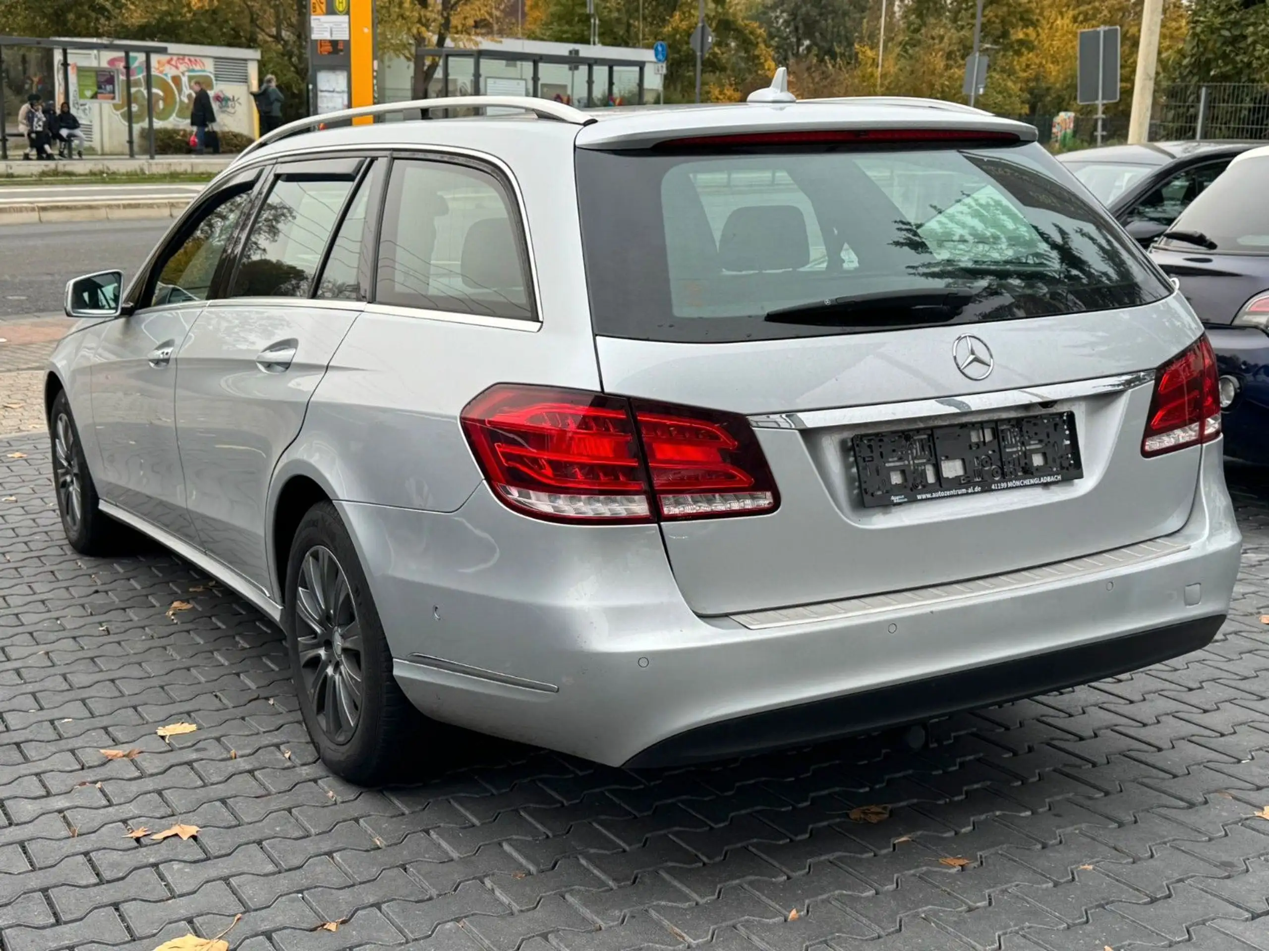 Mercedes-Benz - E 220