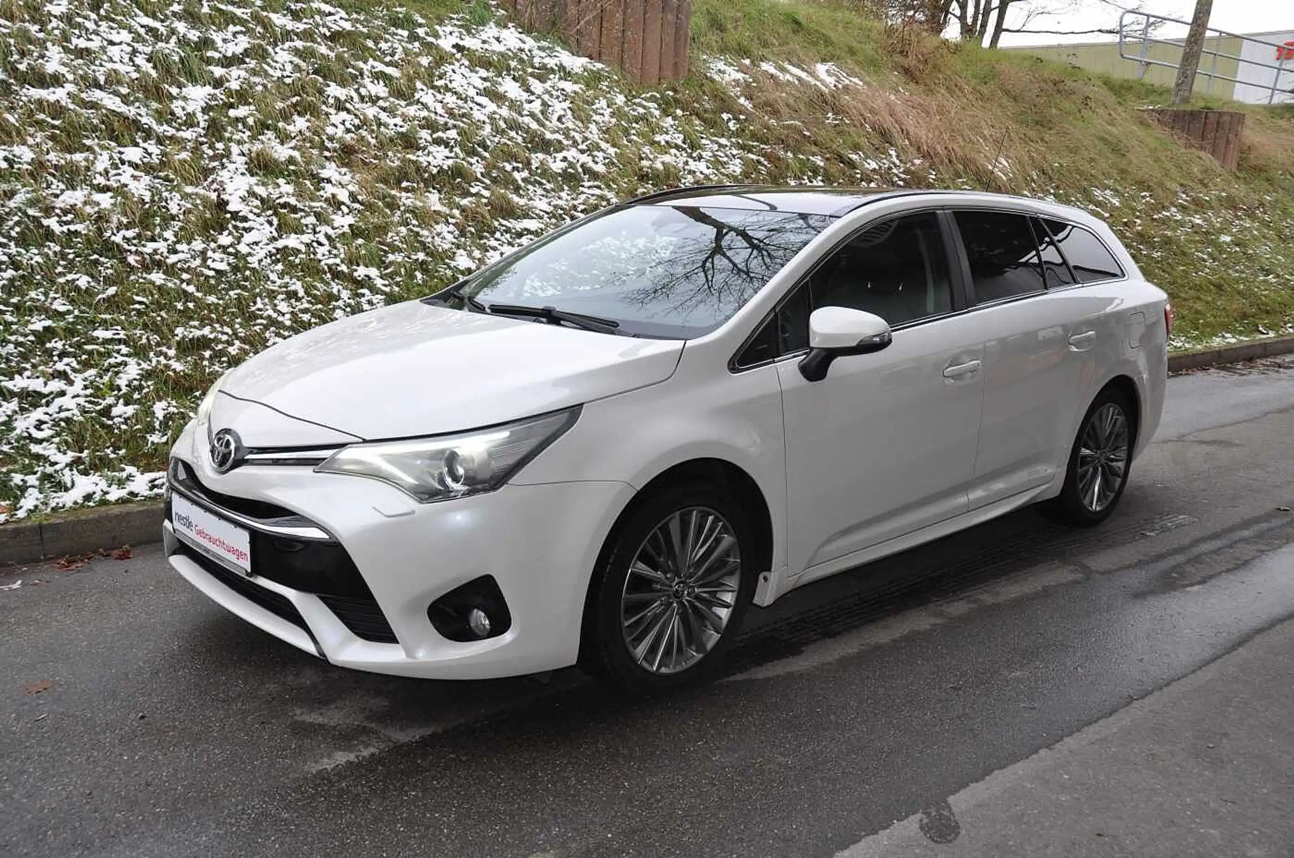 Toyota - Avensis