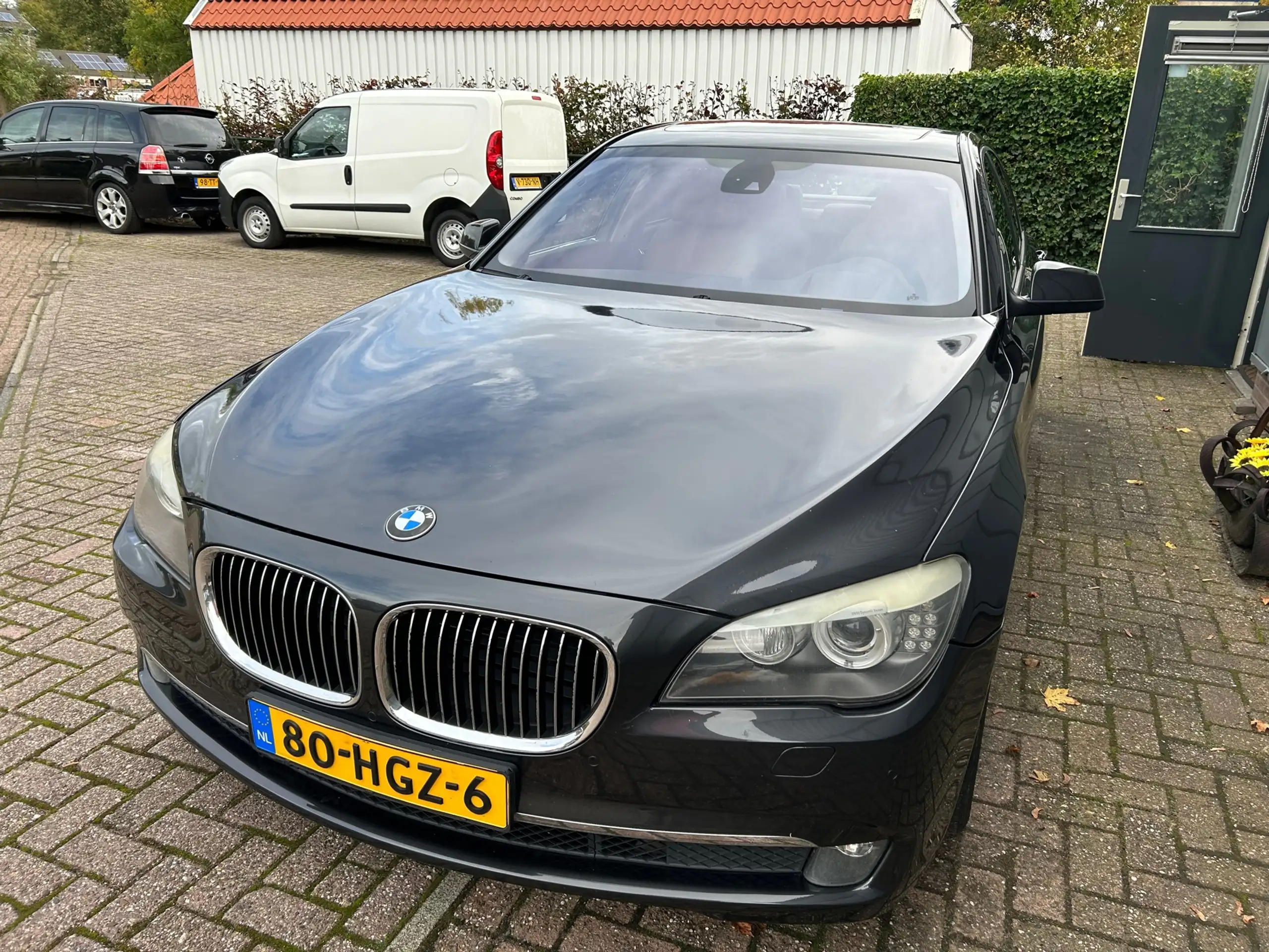 BMW - 750