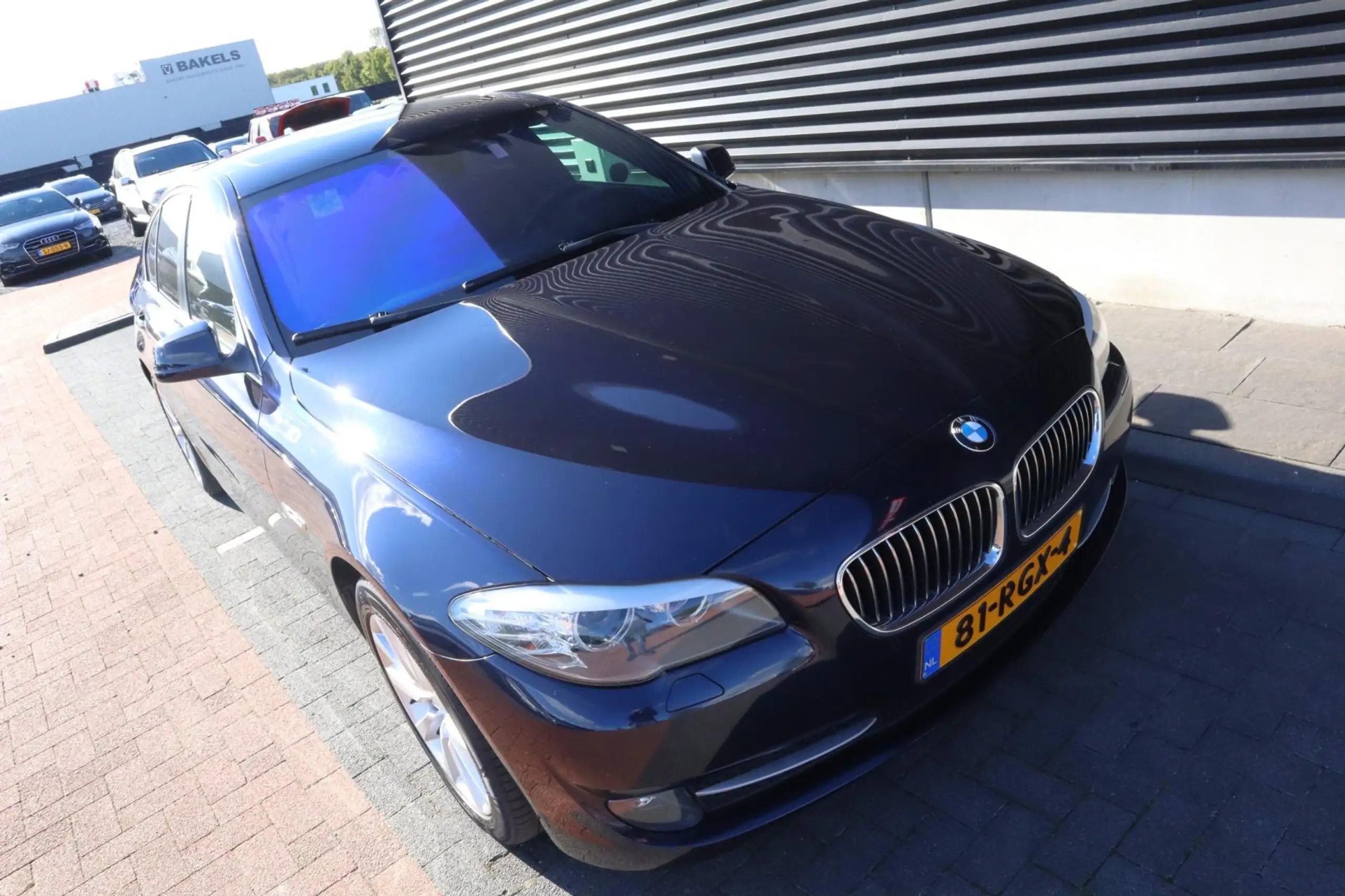 BMW - 528