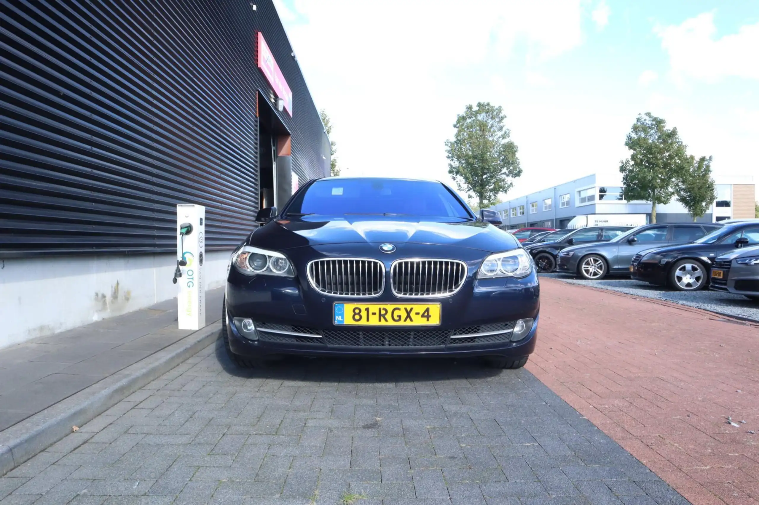 BMW - 528