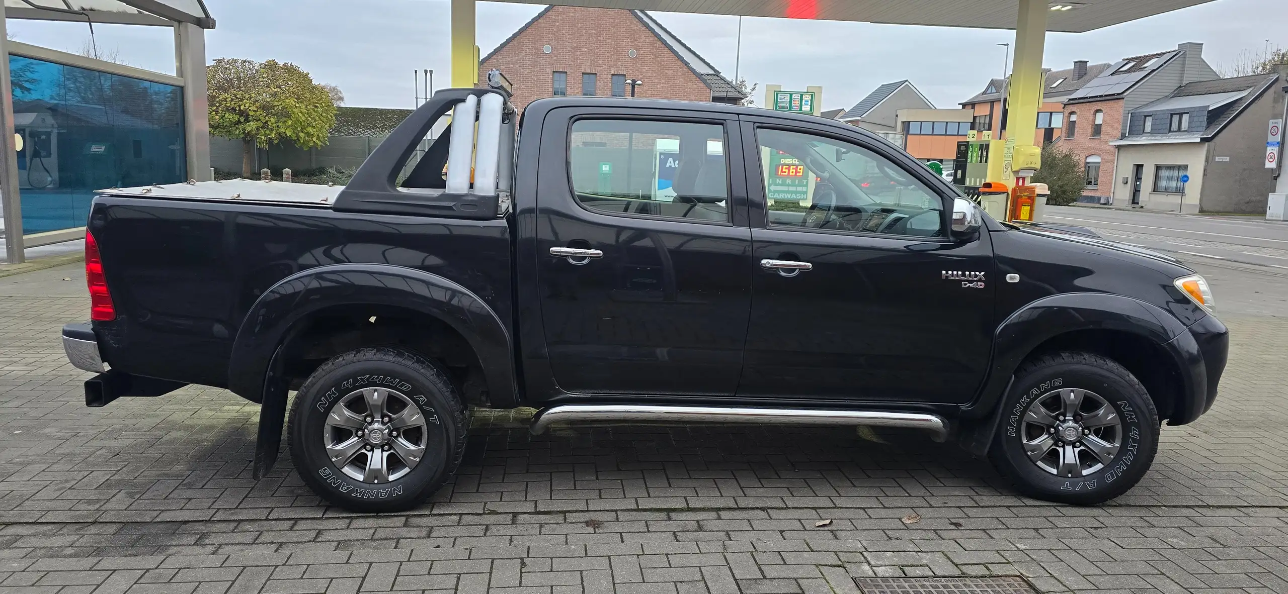 Toyota - Hilux