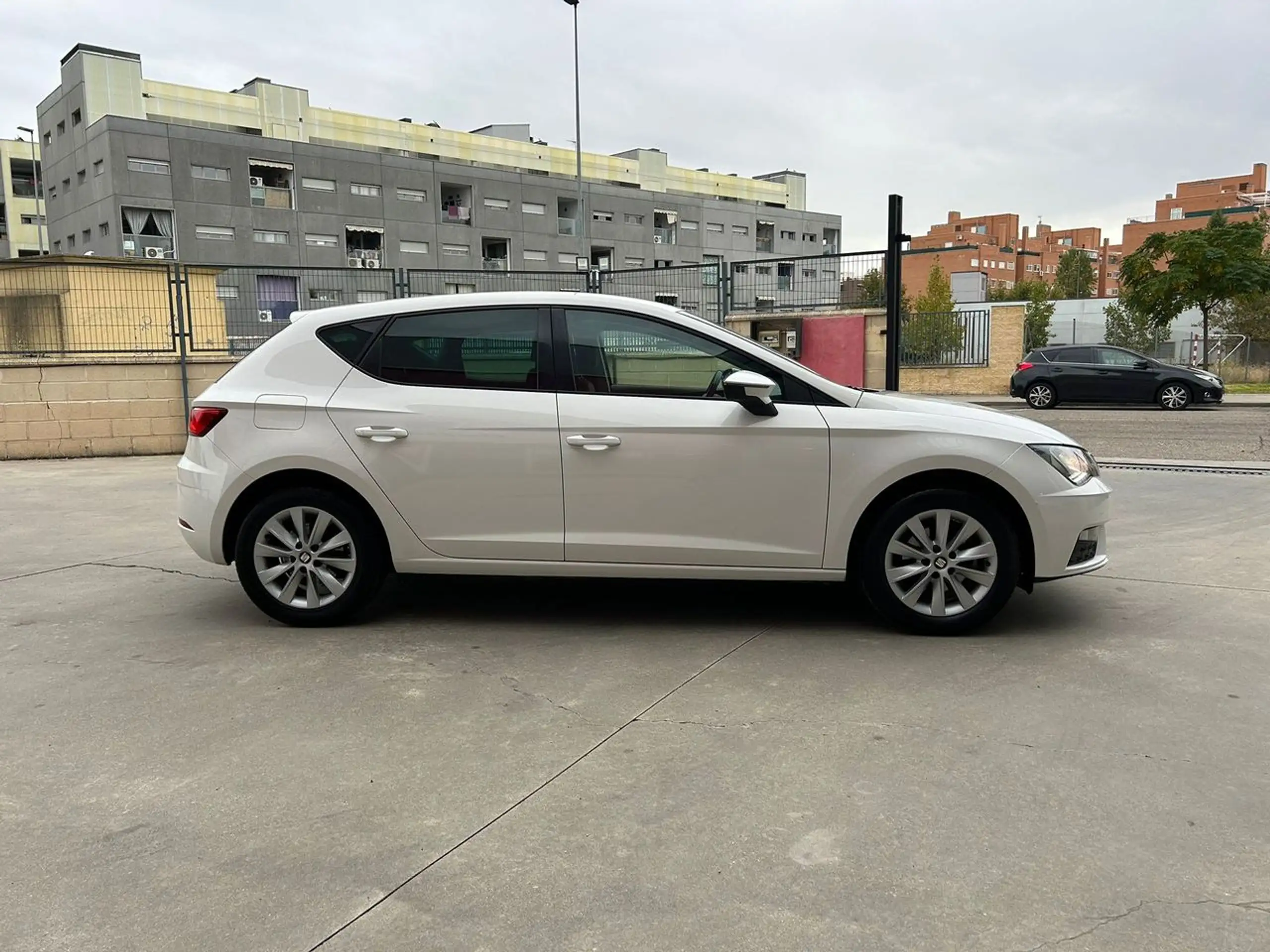 SEAT - Leon