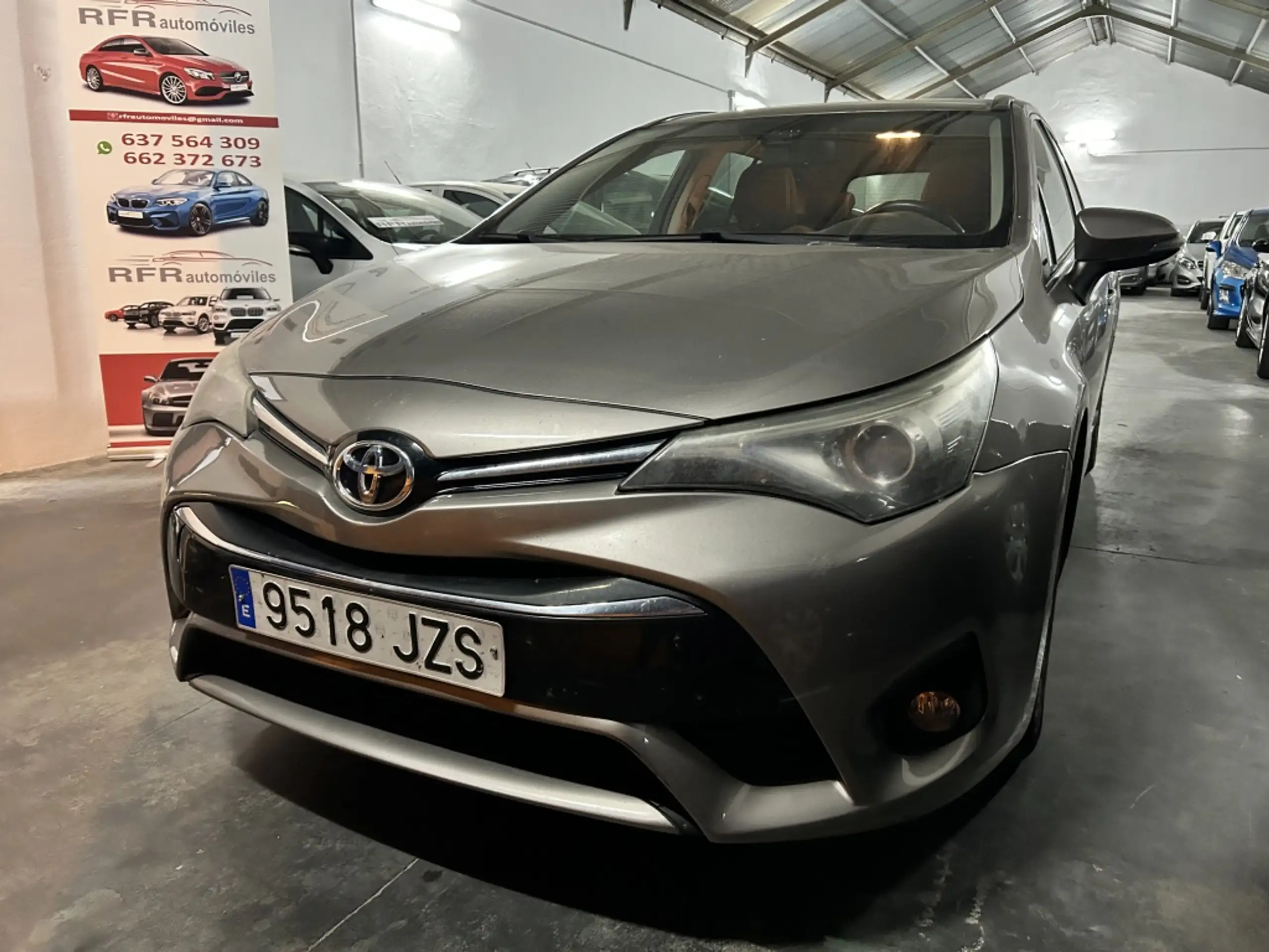 Toyota - Avensis