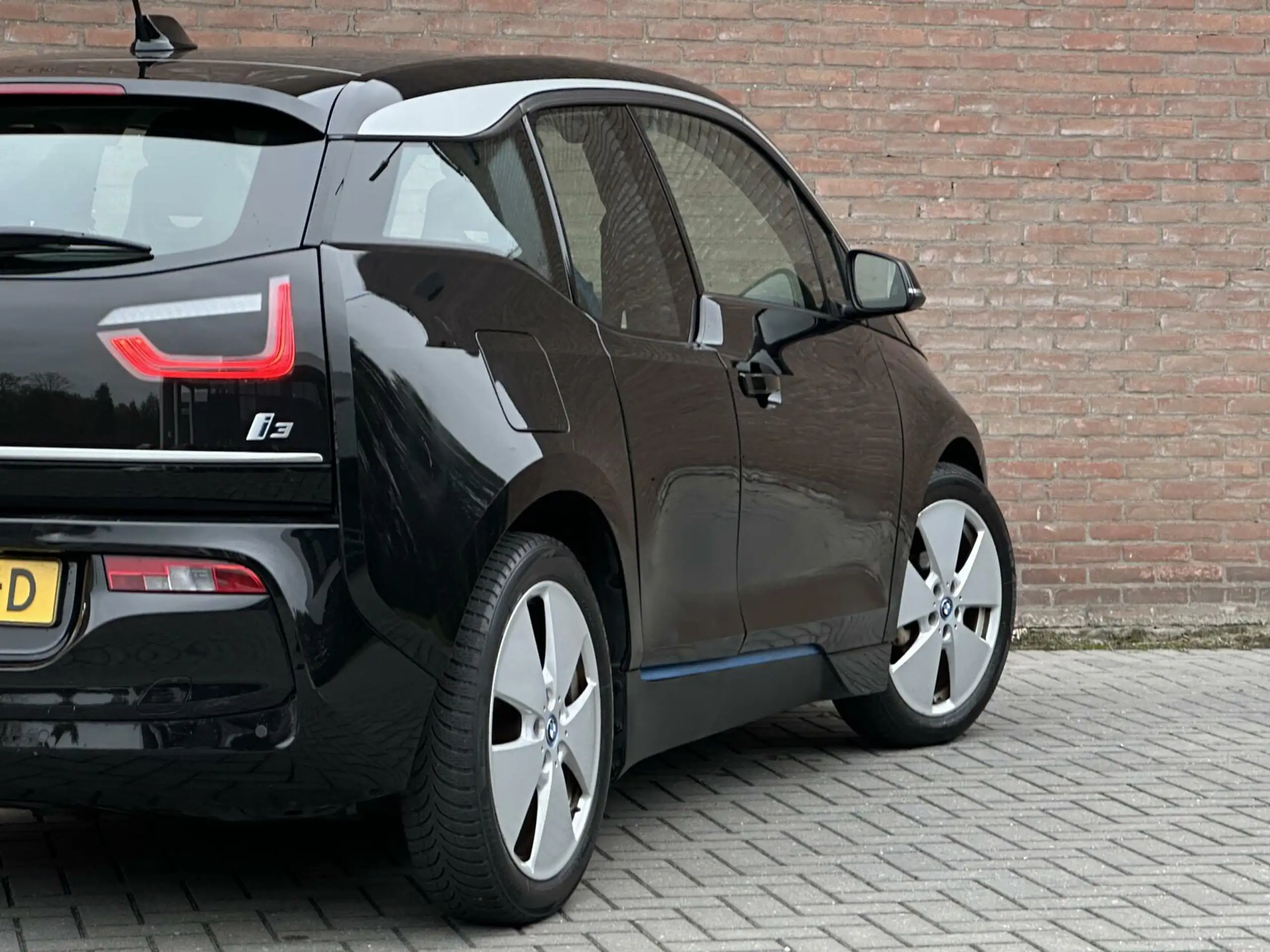 BMW - i3