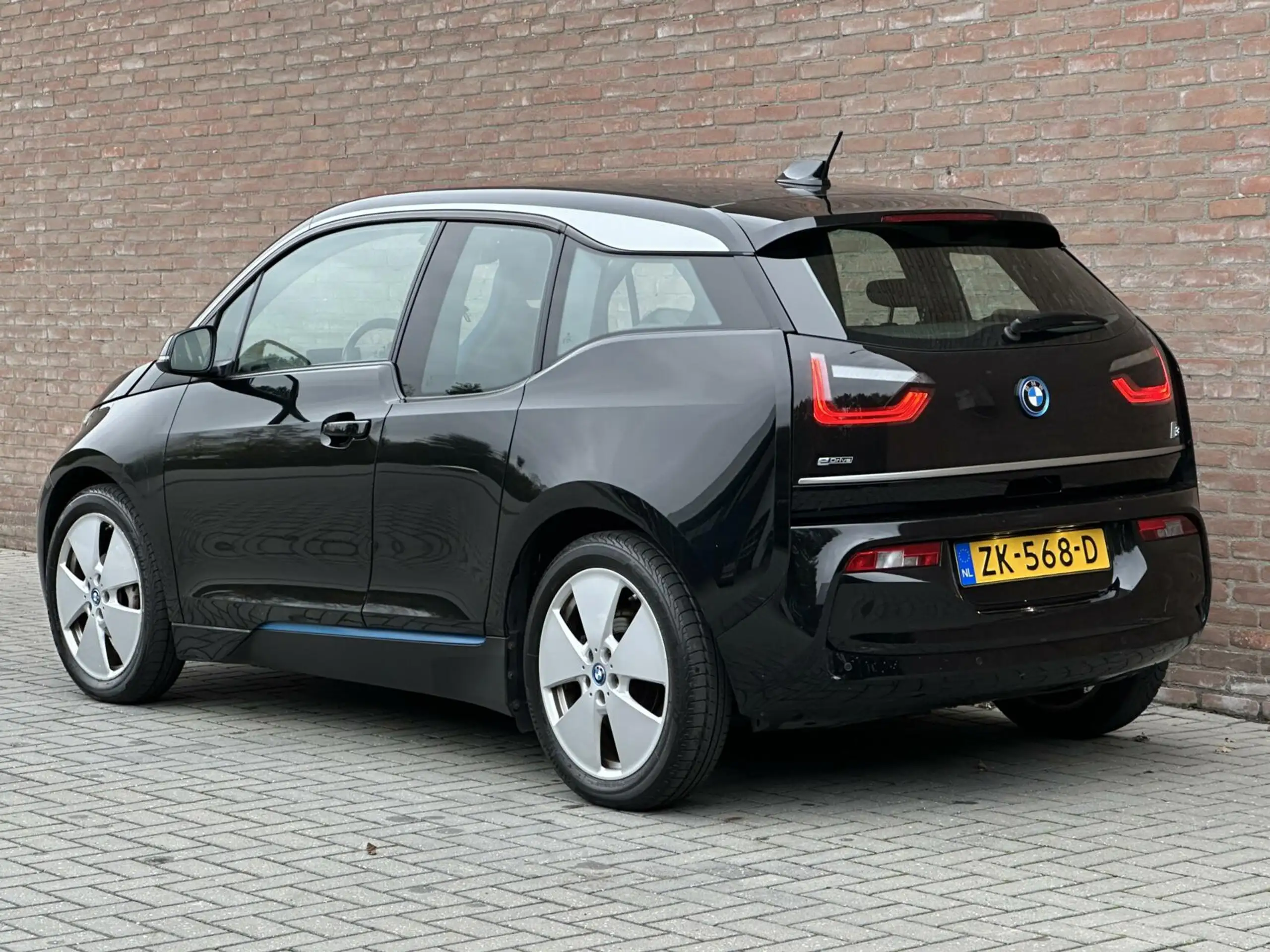 BMW - i3