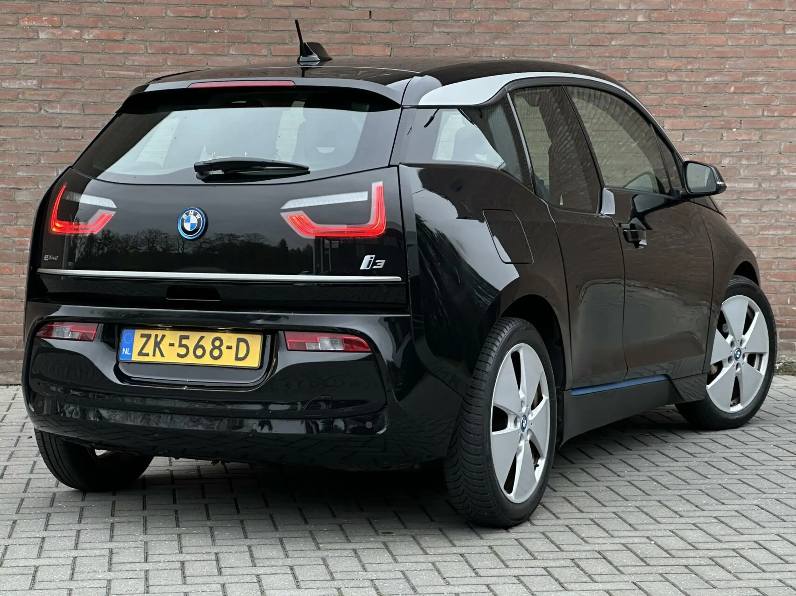 BMW - i3