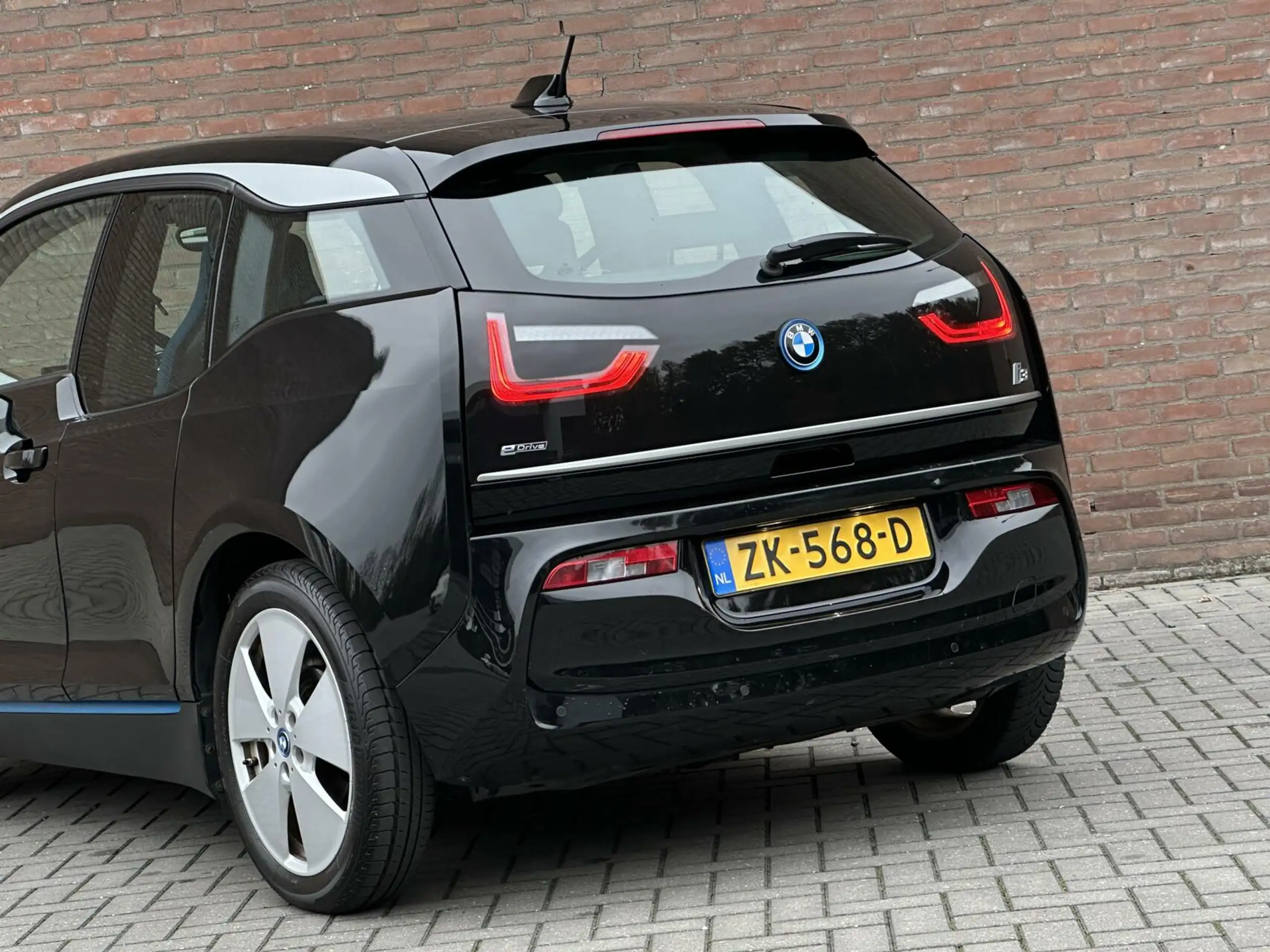 BMW - i3