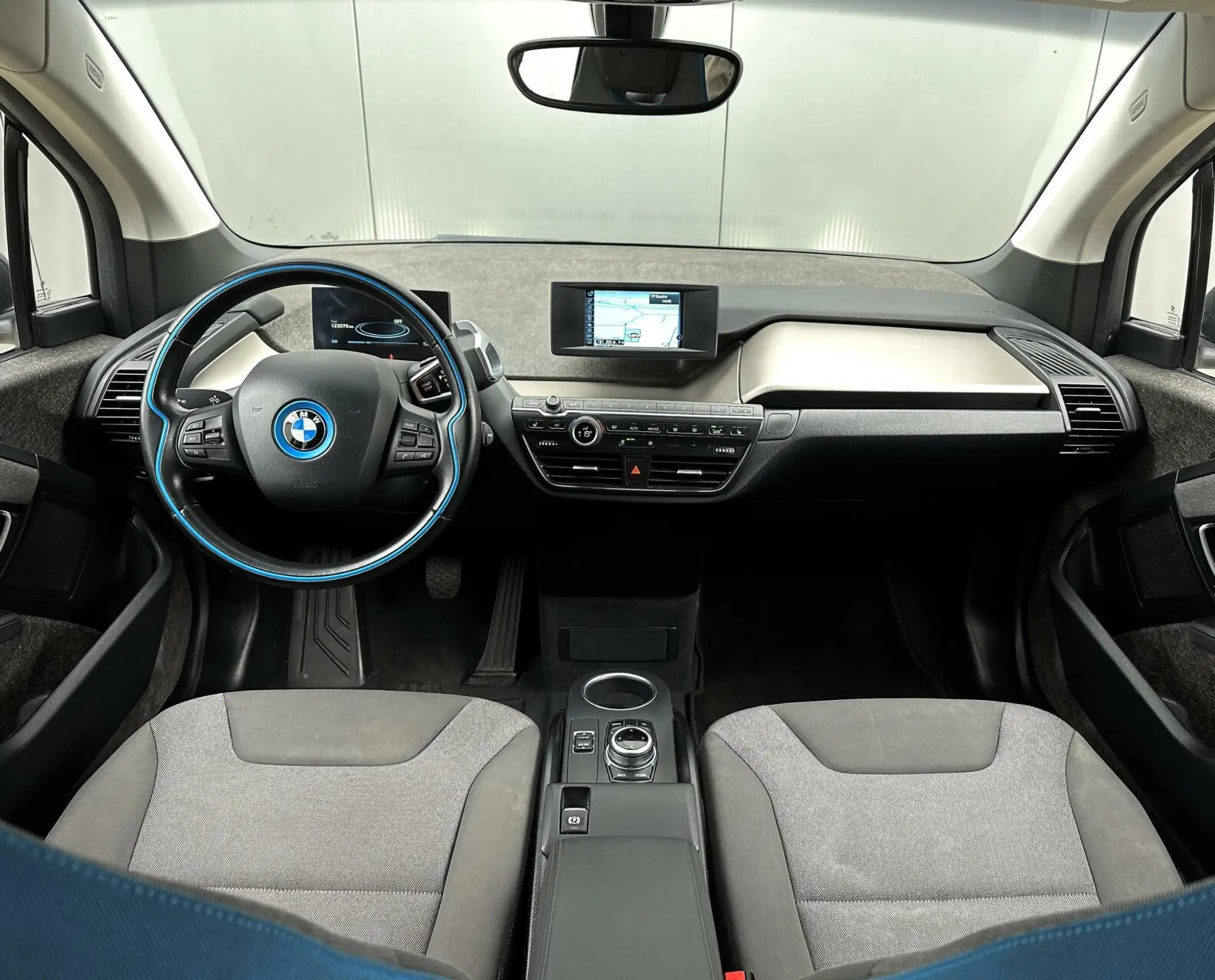 BMW - i3