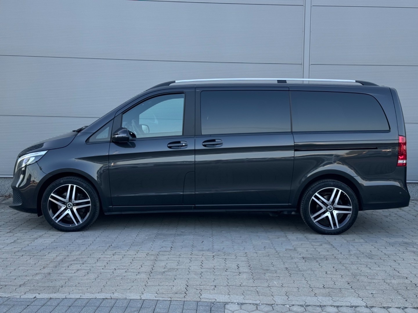 Mercedes-Benz - V-Class