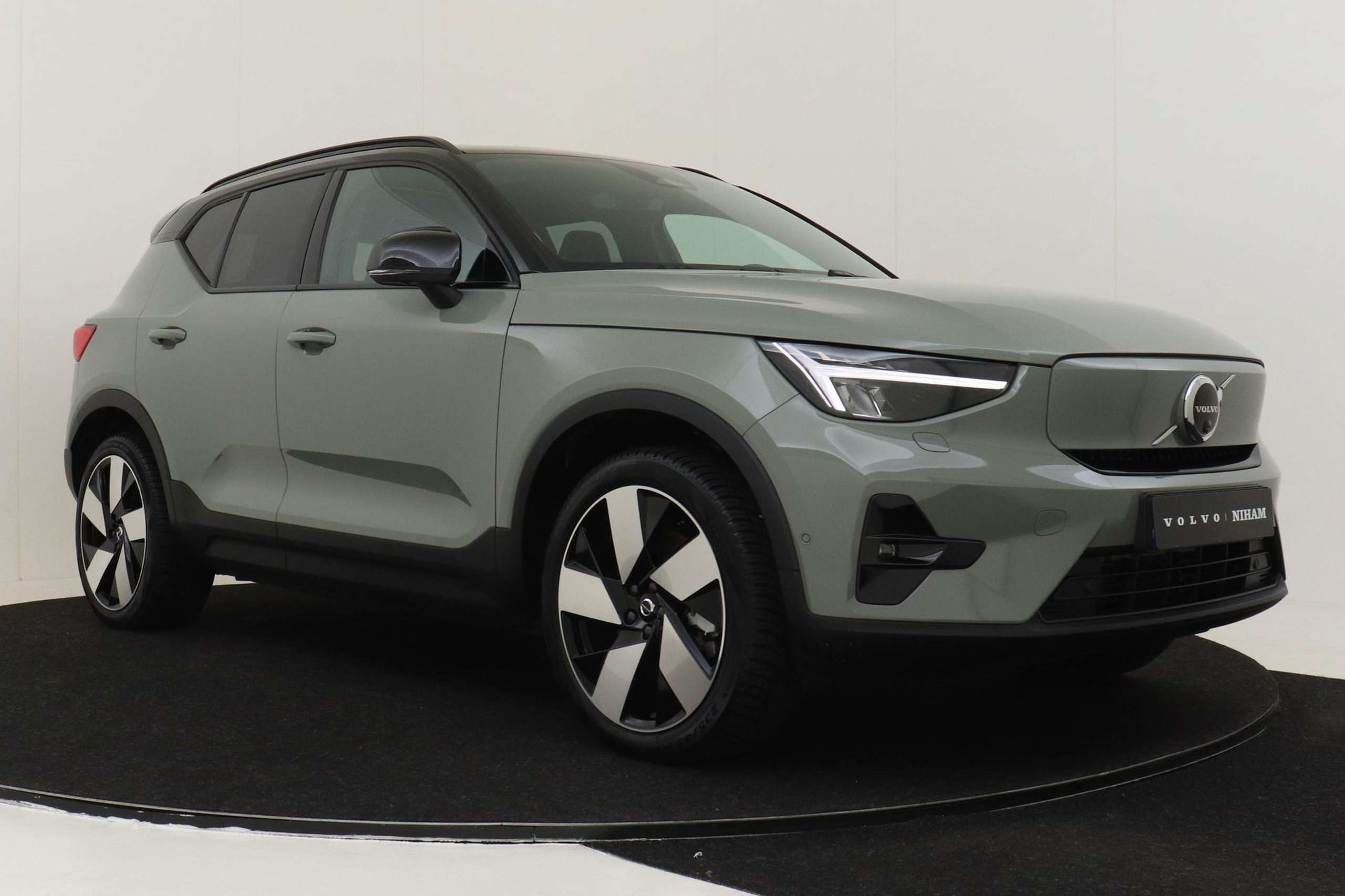 Volvo - XC40