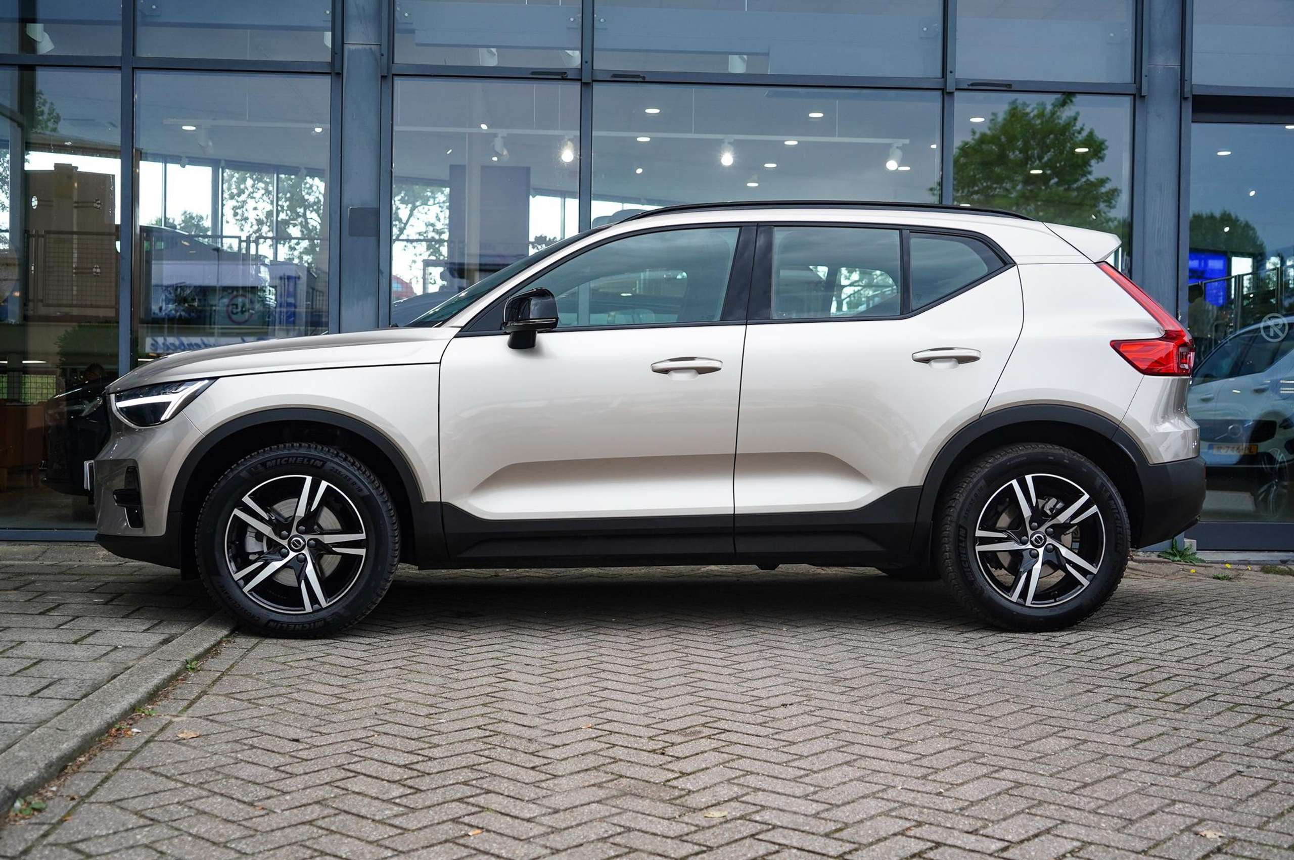 Volvo - XC40