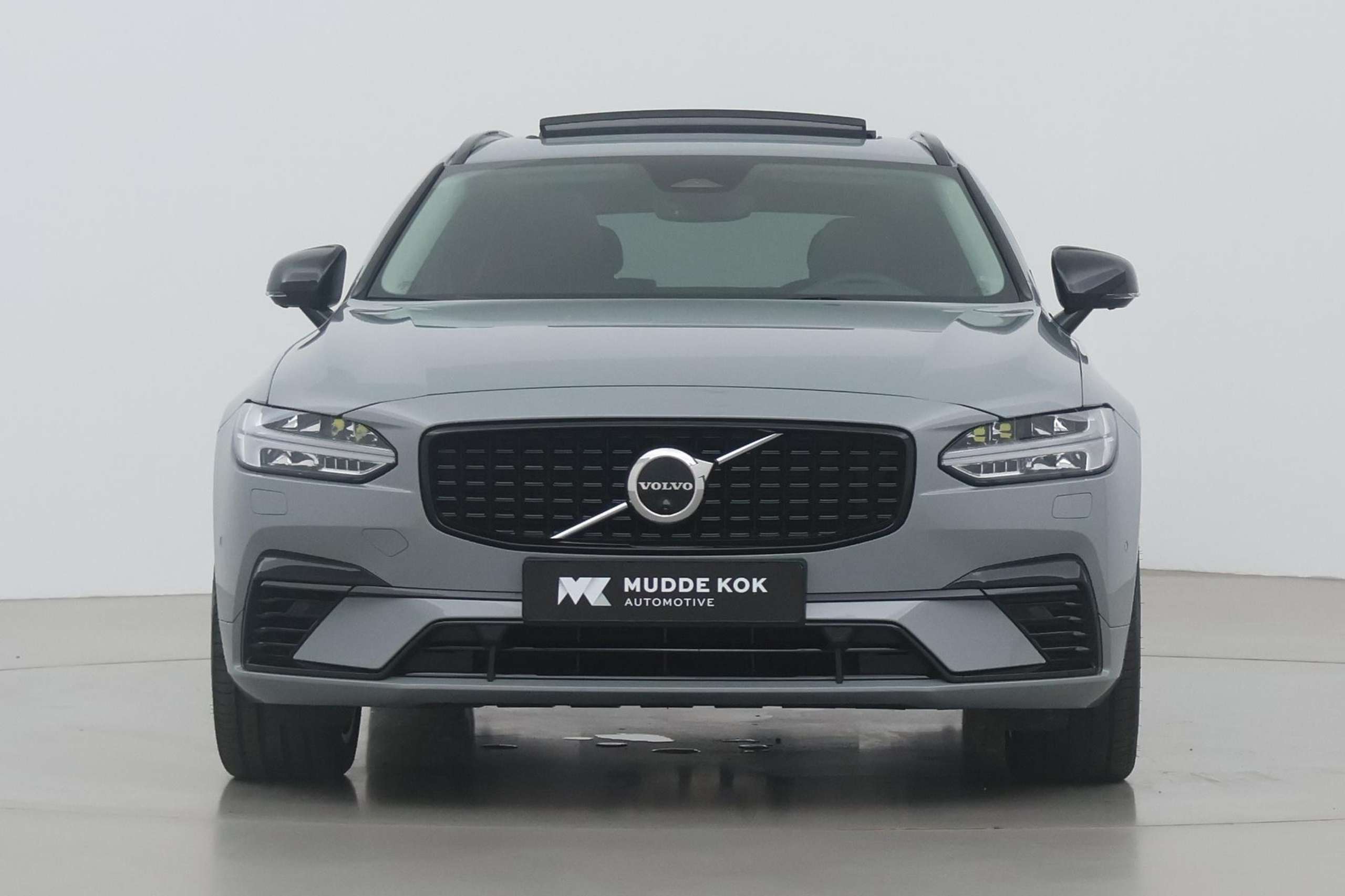 Volvo - V90